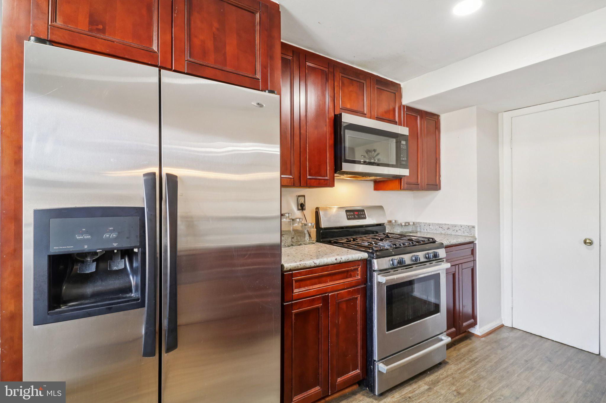 PINEWOOD HILL - Residential