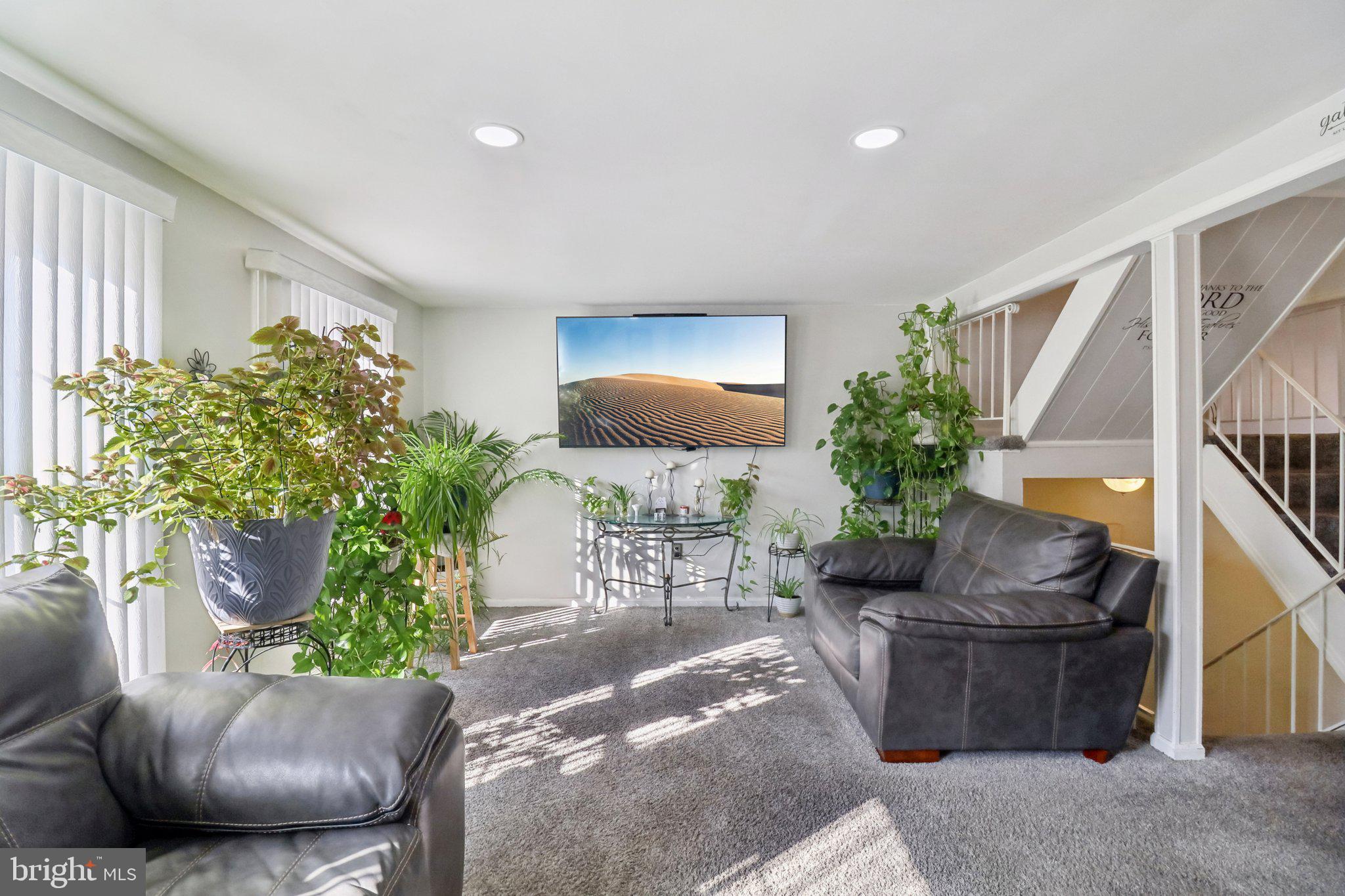 PINEWOOD HILL - Residential