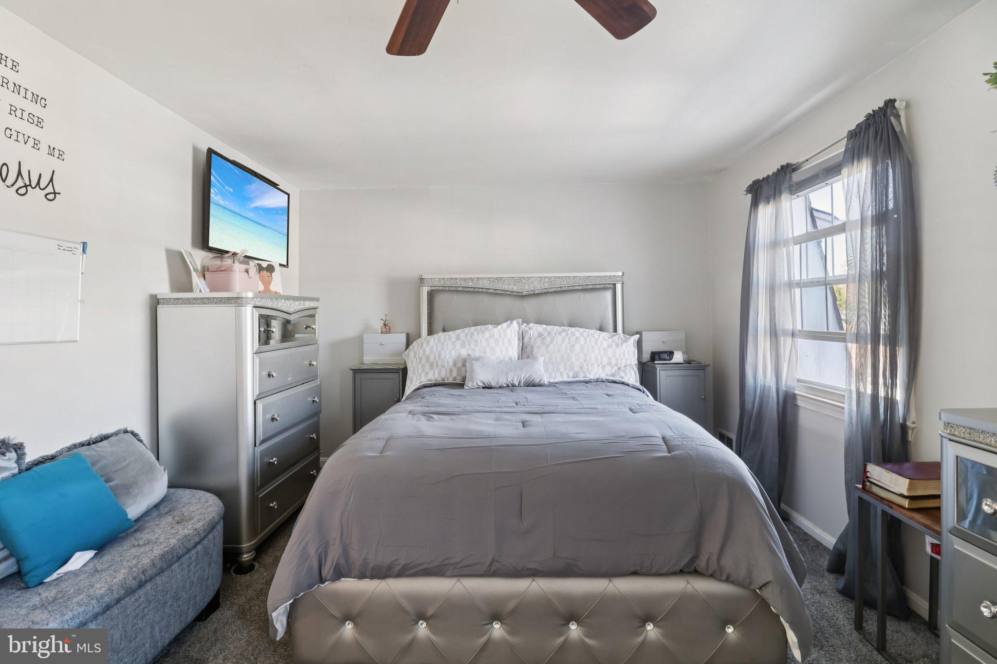 PINEWOOD HILL - Residential