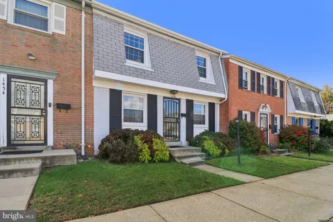 1456 Potomac Heights Drive Unit 145, Fort Washington, MD MLS: MDPG2180608