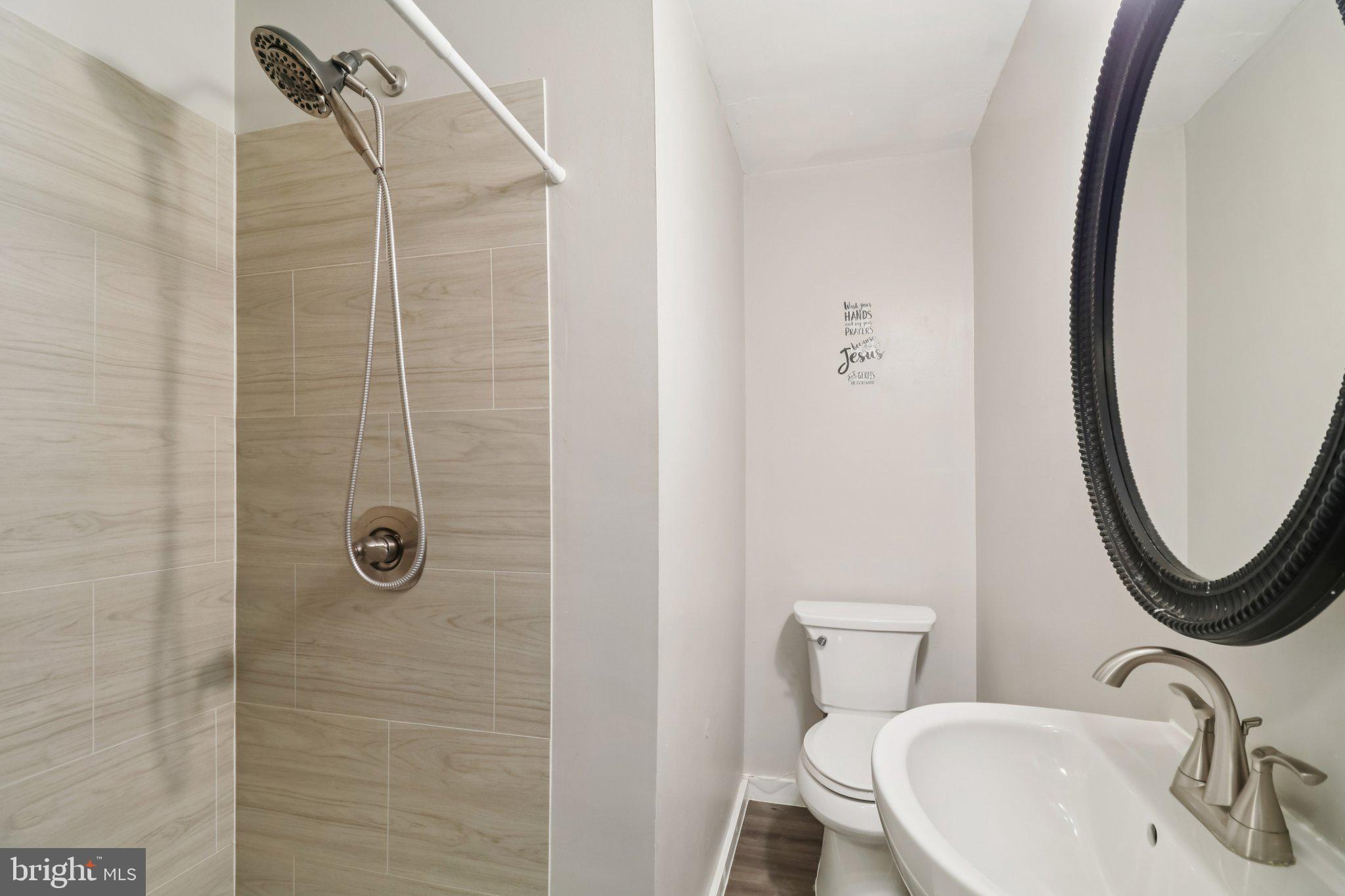 PINEWOOD HILL - Residential