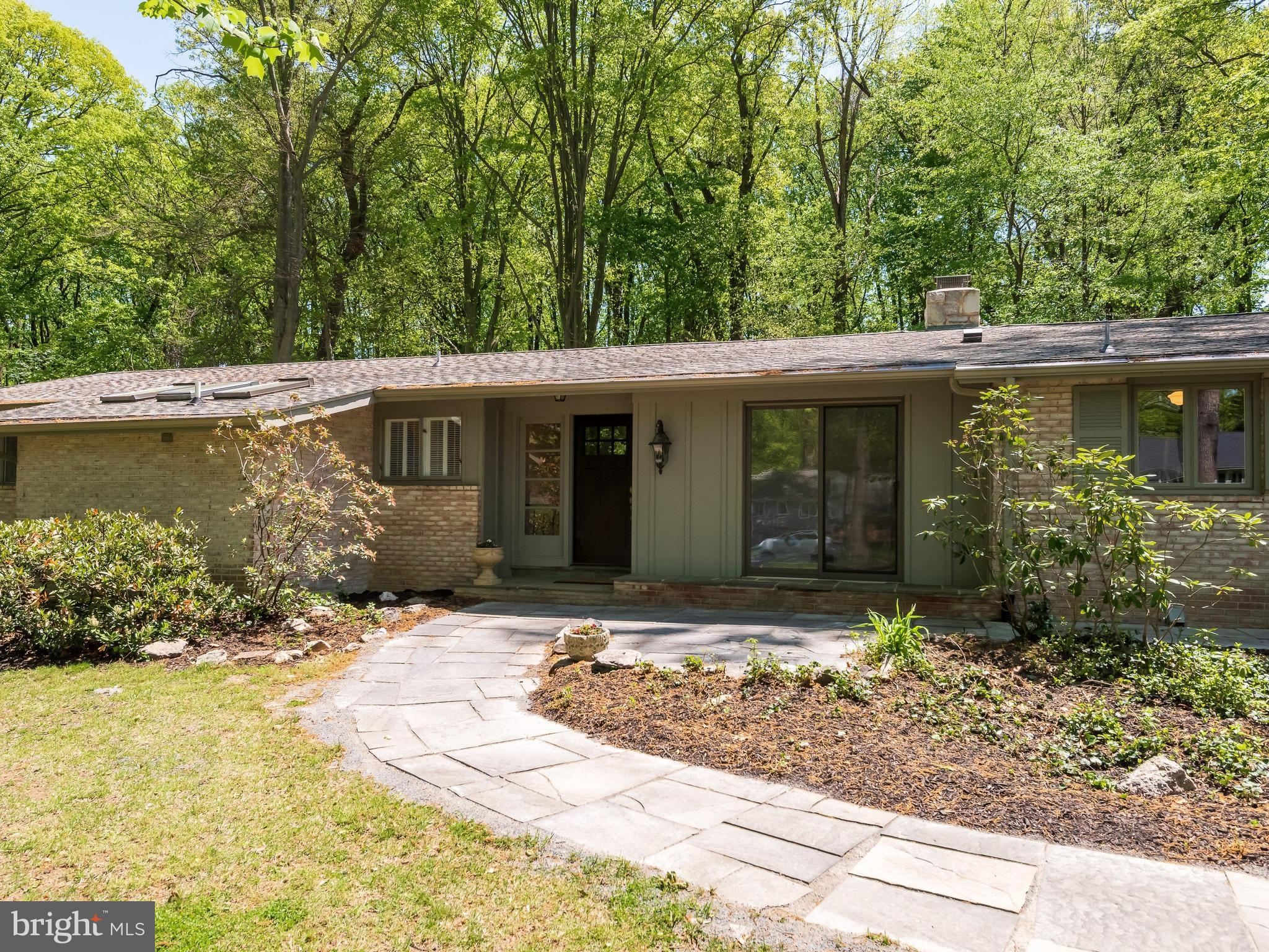 12 WOODLAND CIRCLE