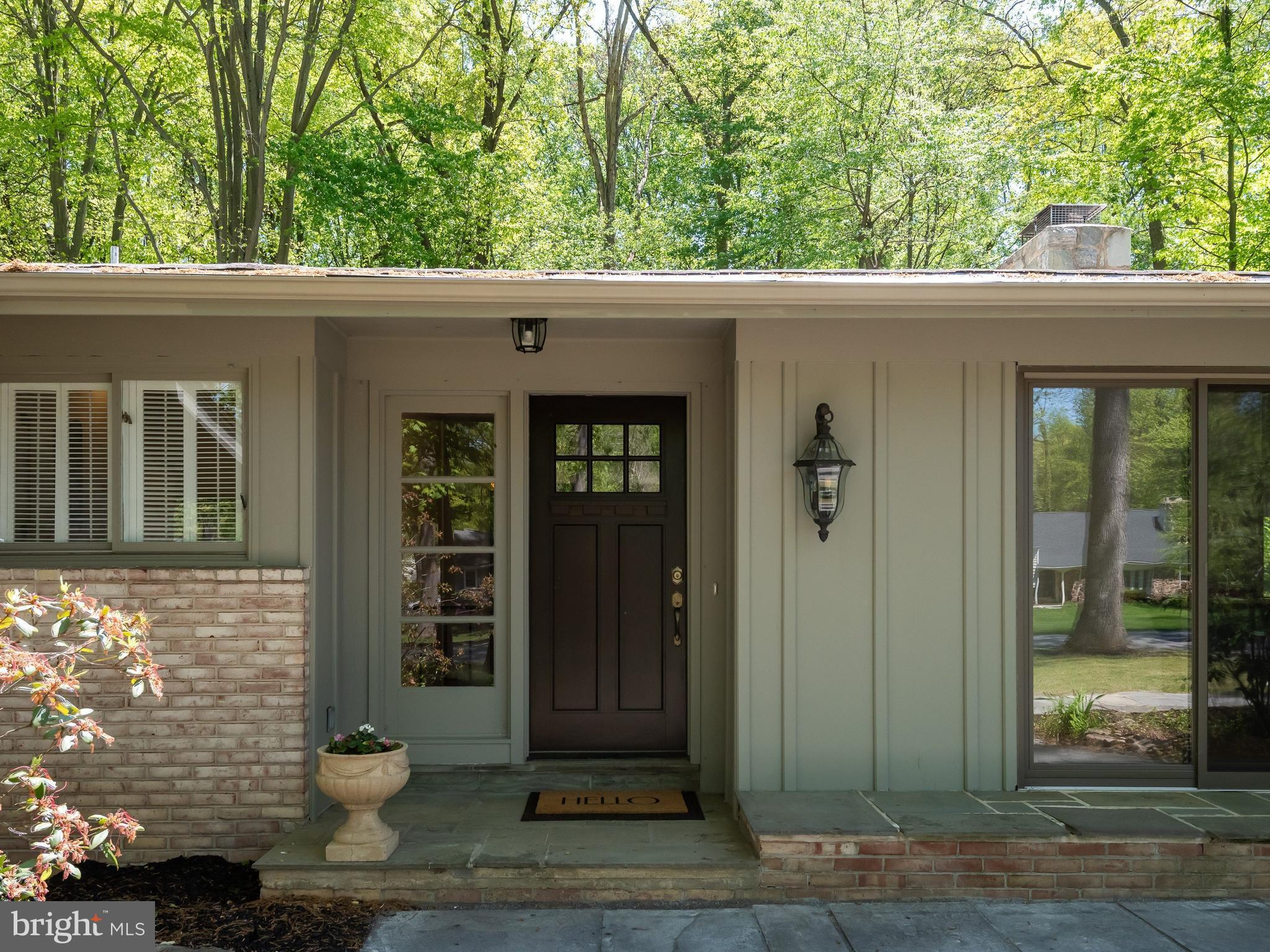 12 WOODLAND CIRCLE