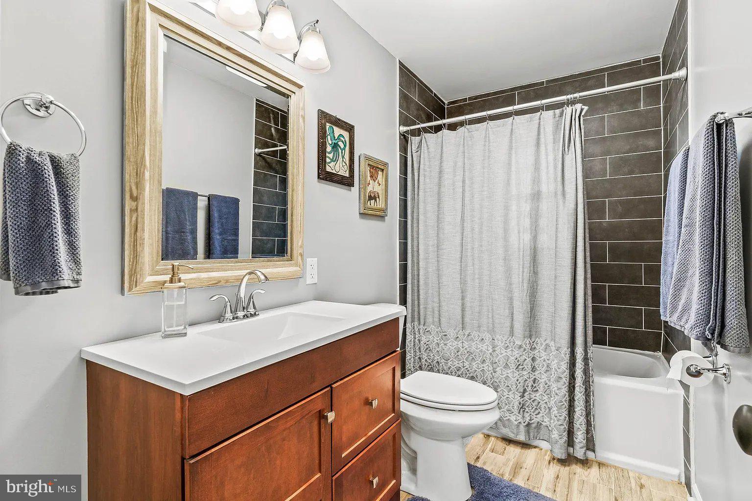 WOODLAWN ACRES - Residential Lease