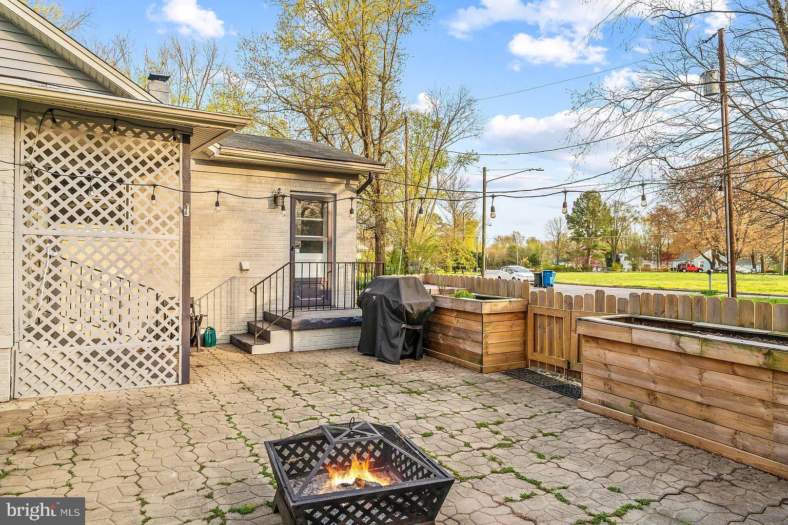 WOODLAWN ACRES - Residential Lease