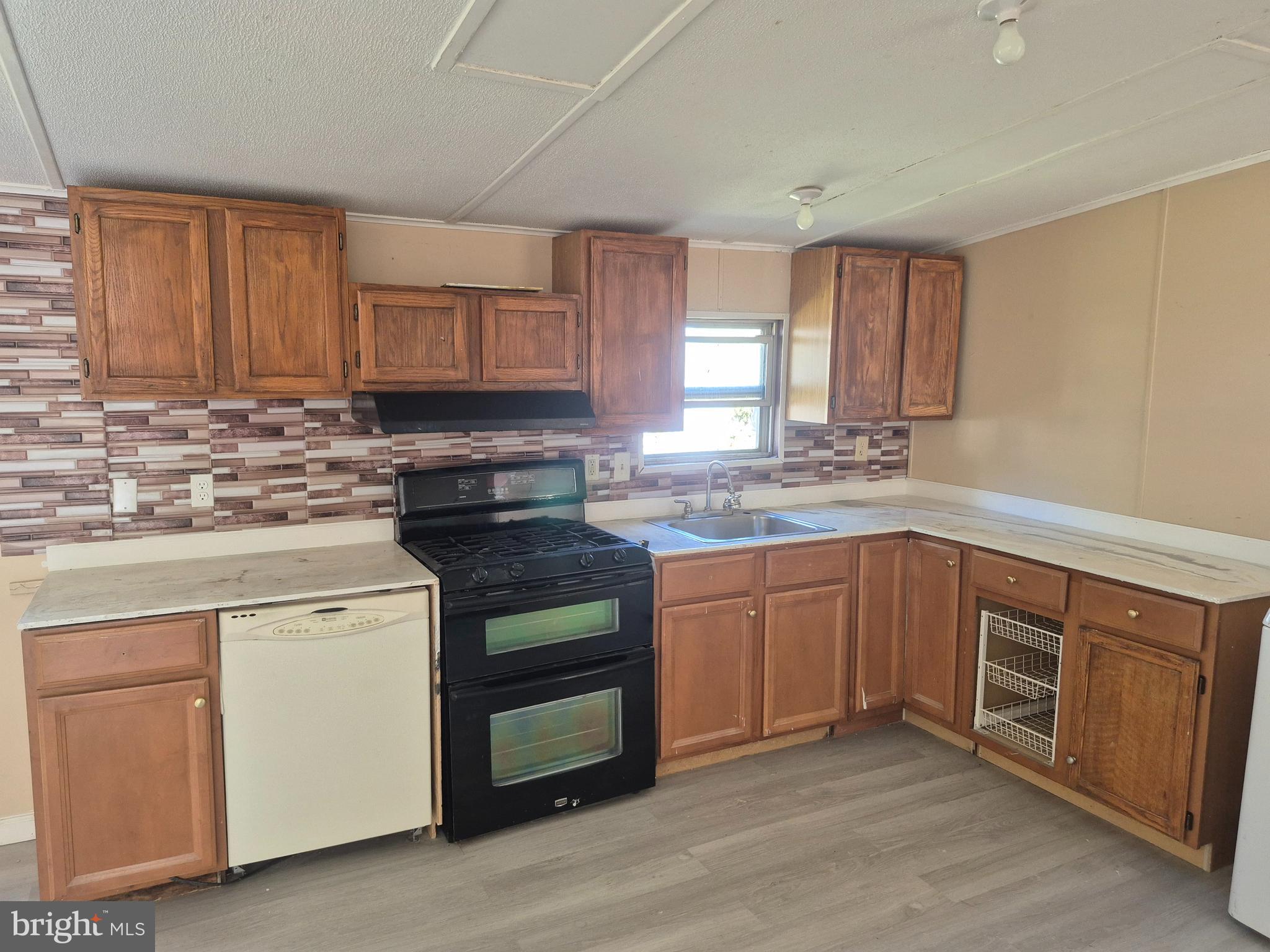 253 BIRCHWOOD ESTATE