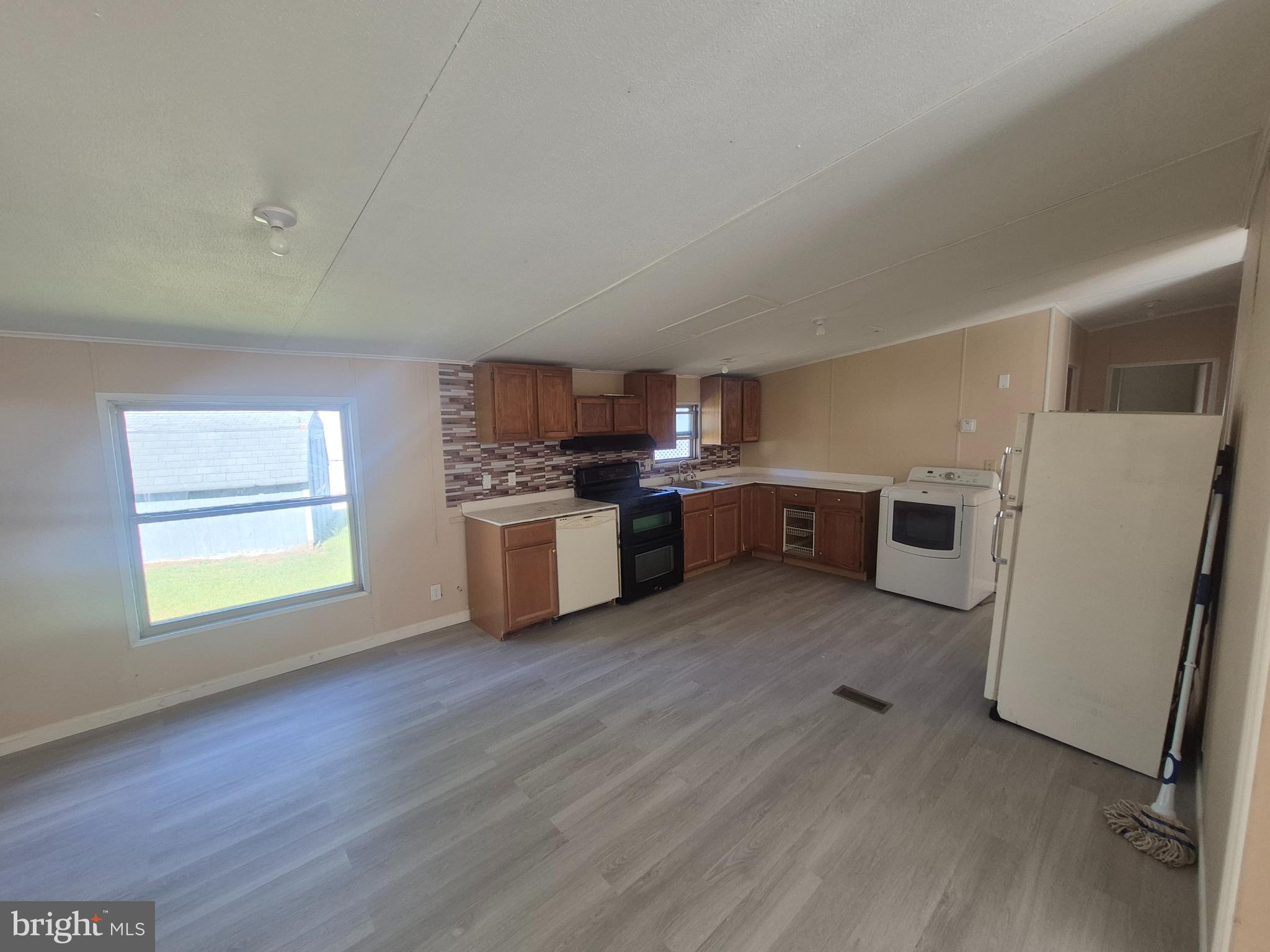 253 BIRCHWOOD ESTATE