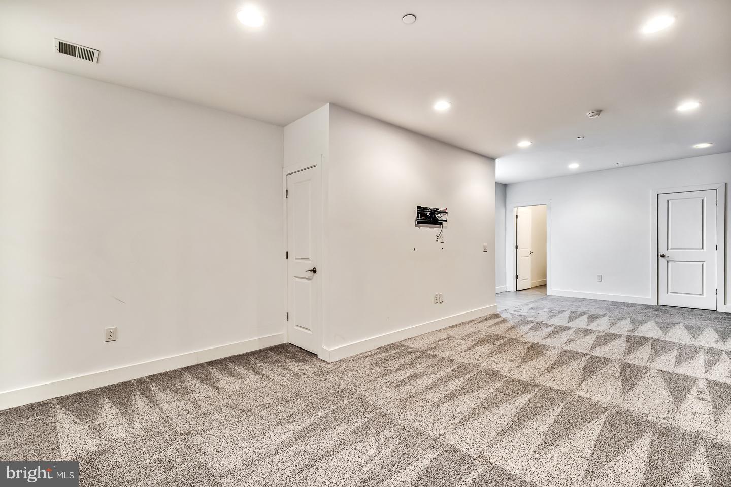 OLDE KENSINGTON - Residential