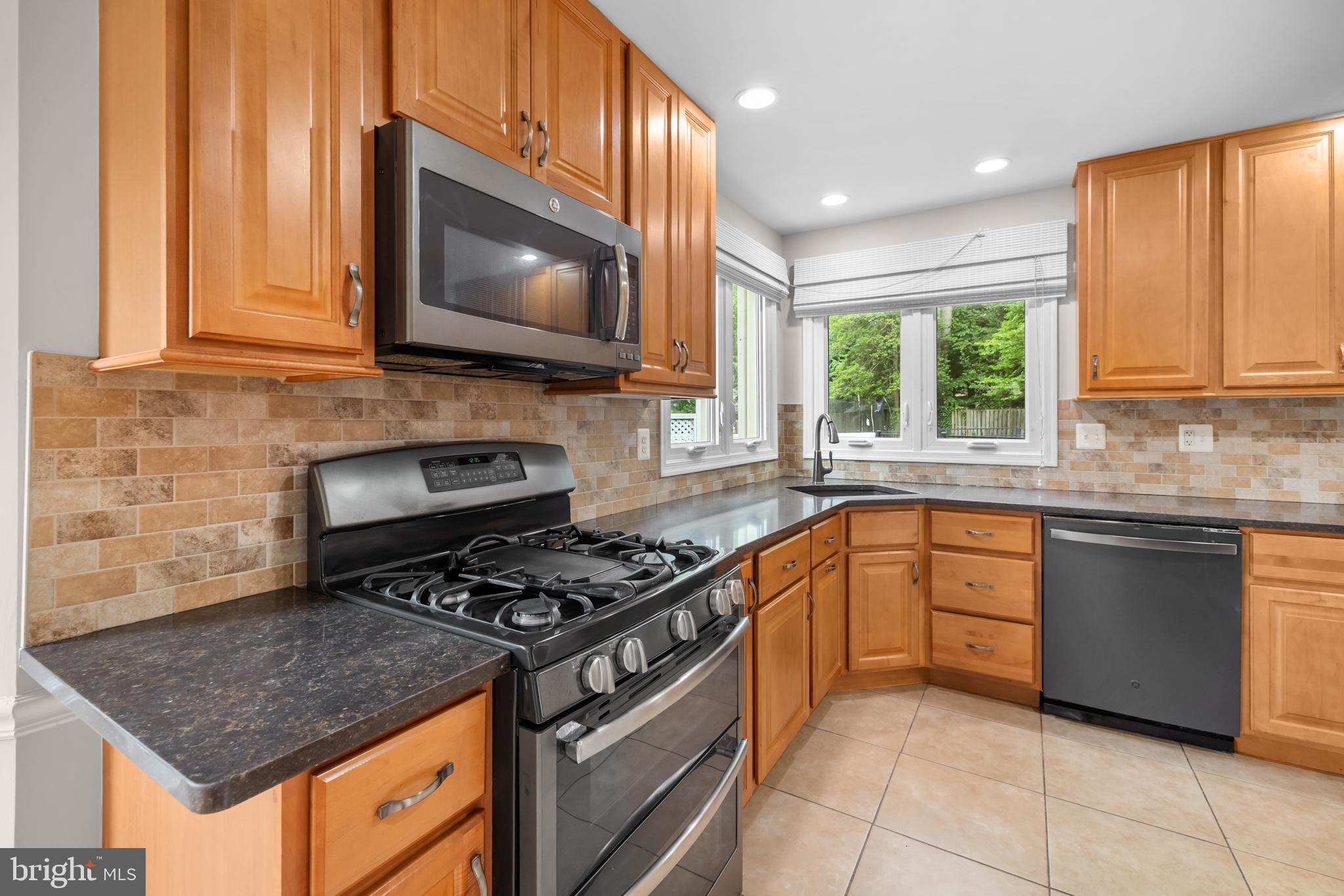 SOUTH RUN OAKS - Residential