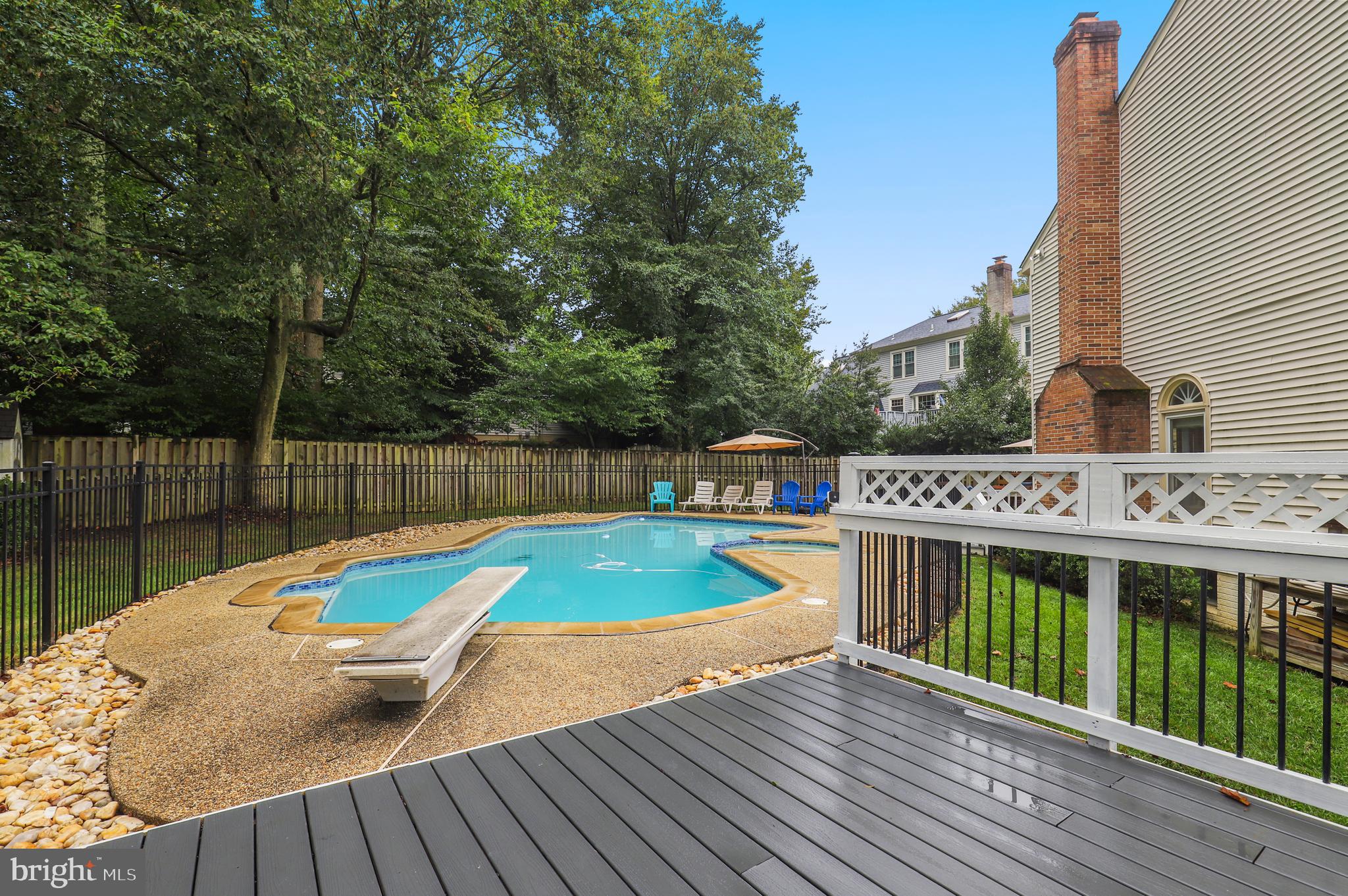 SOUTH RUN OAKS - Residential