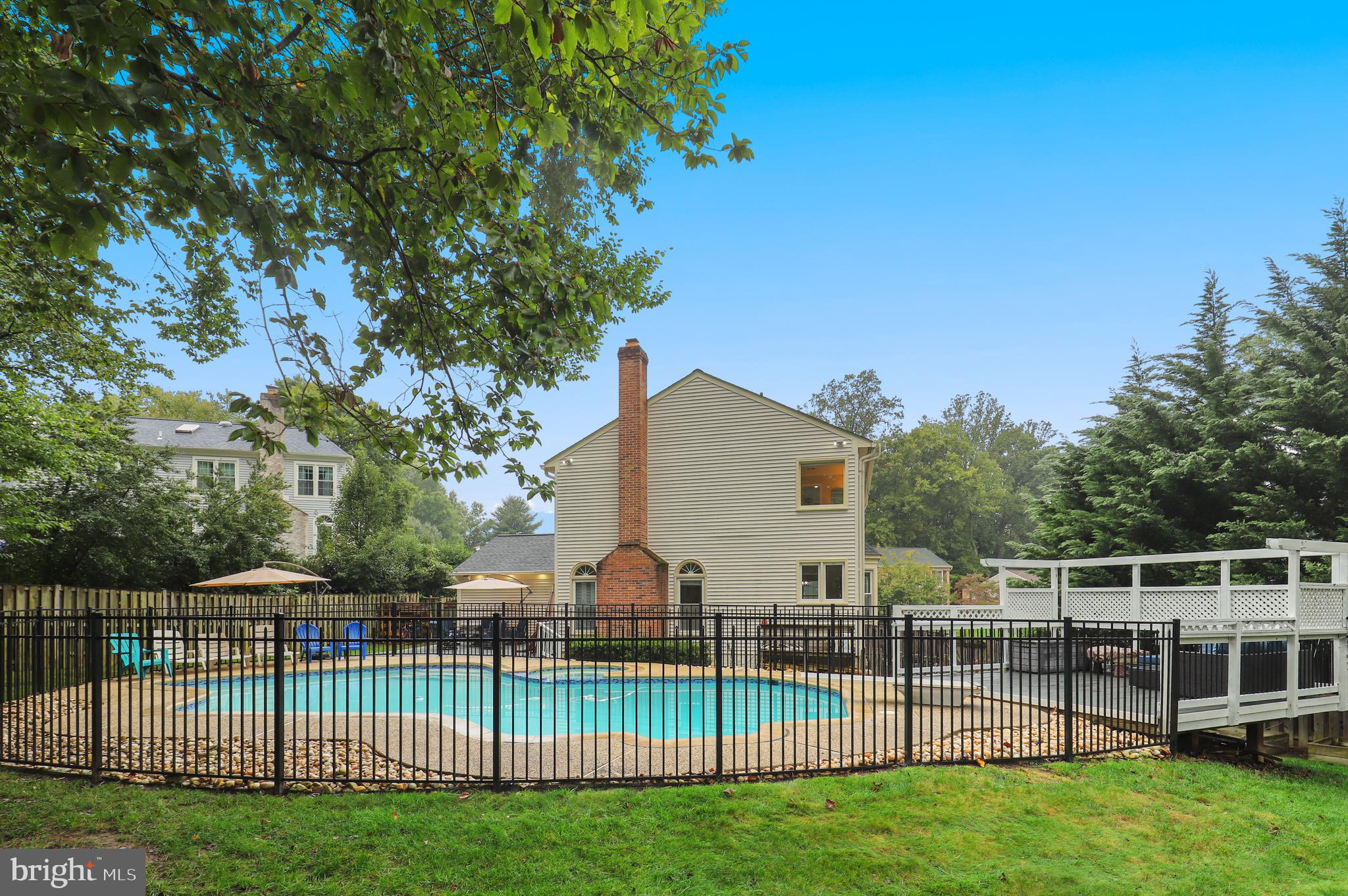 SOUTH RUN OAKS - Residential