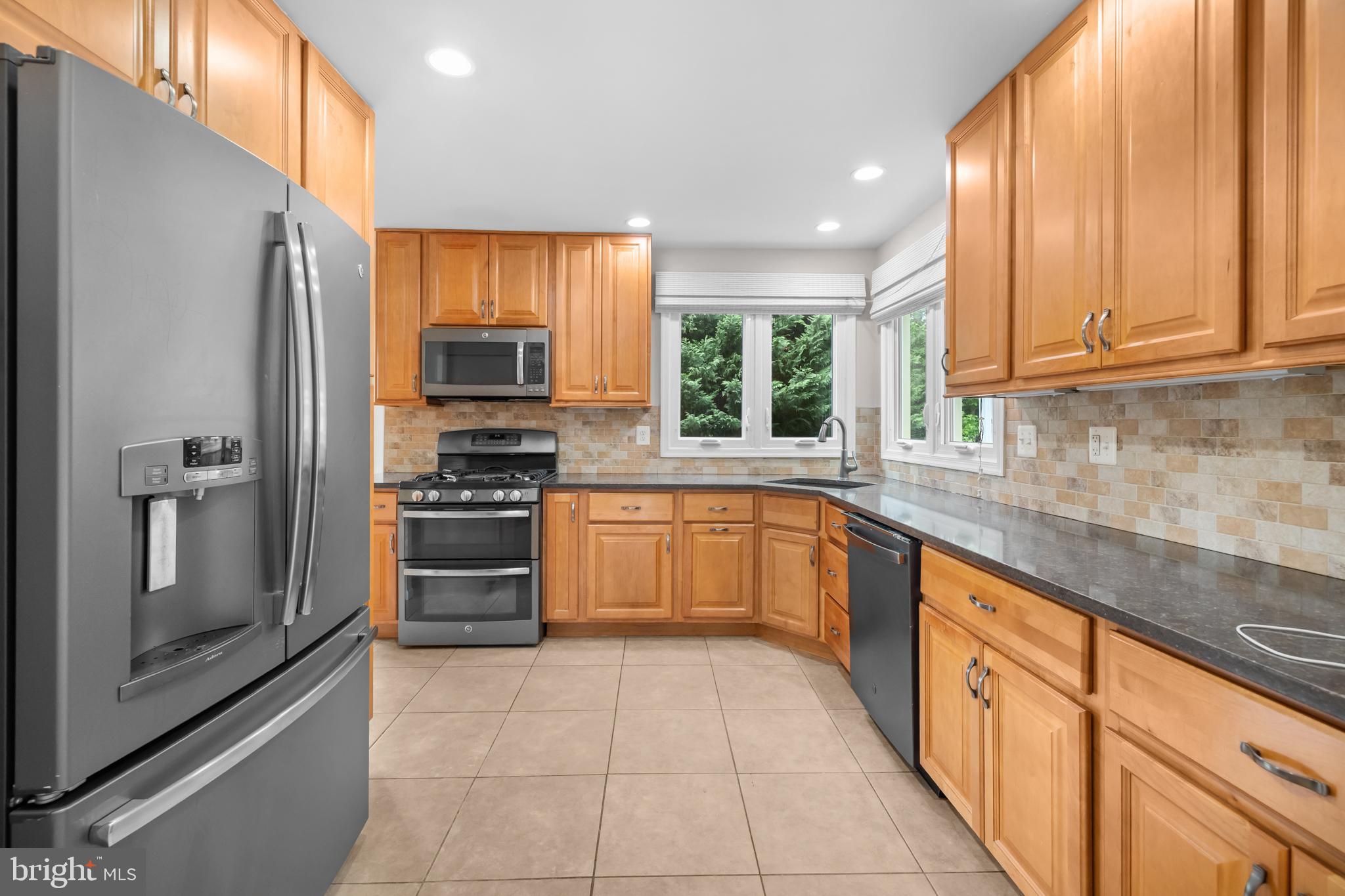 SOUTH RUN OAKS - Residential