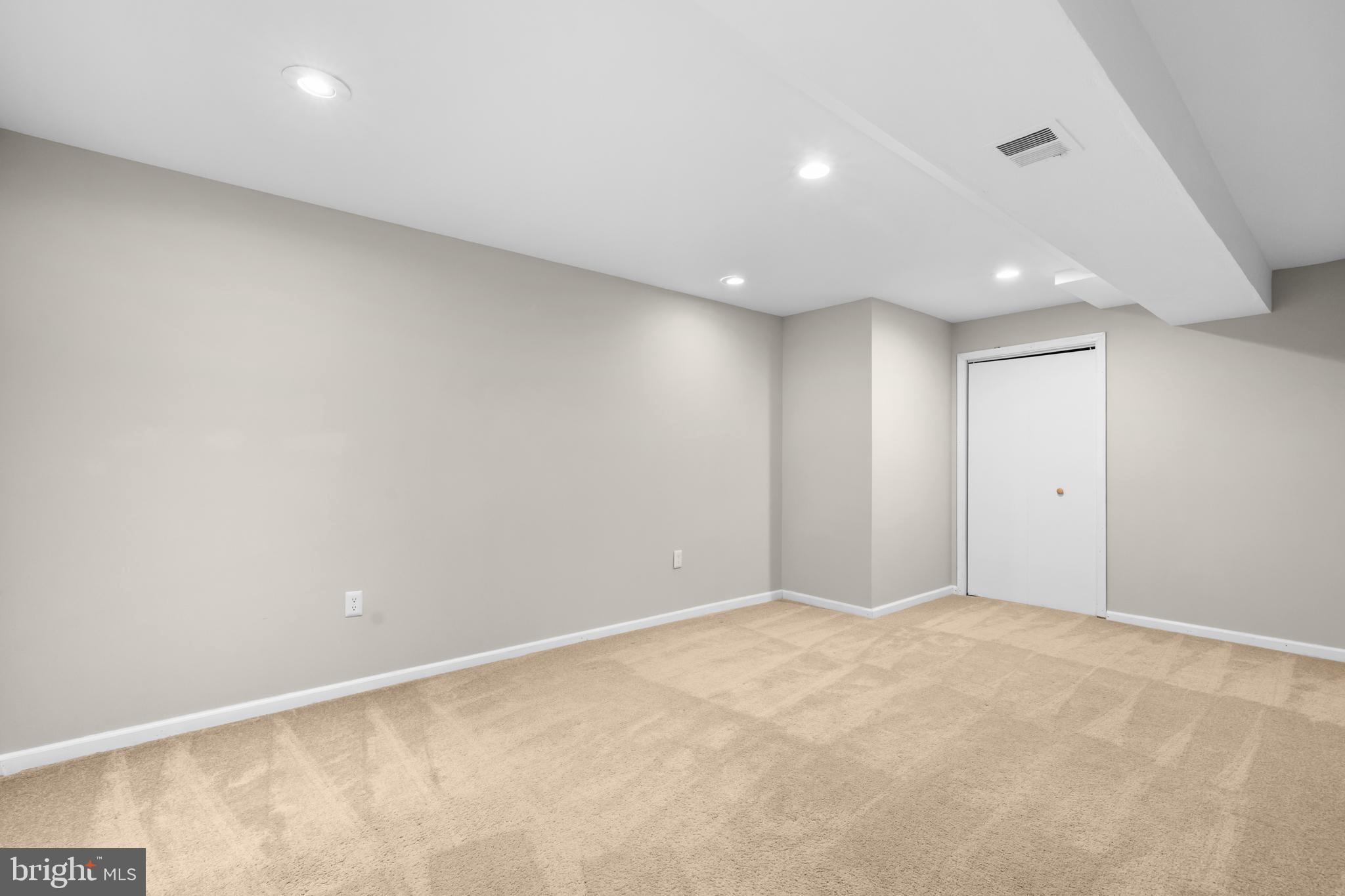 SOUTH RUN OAKS - Residential