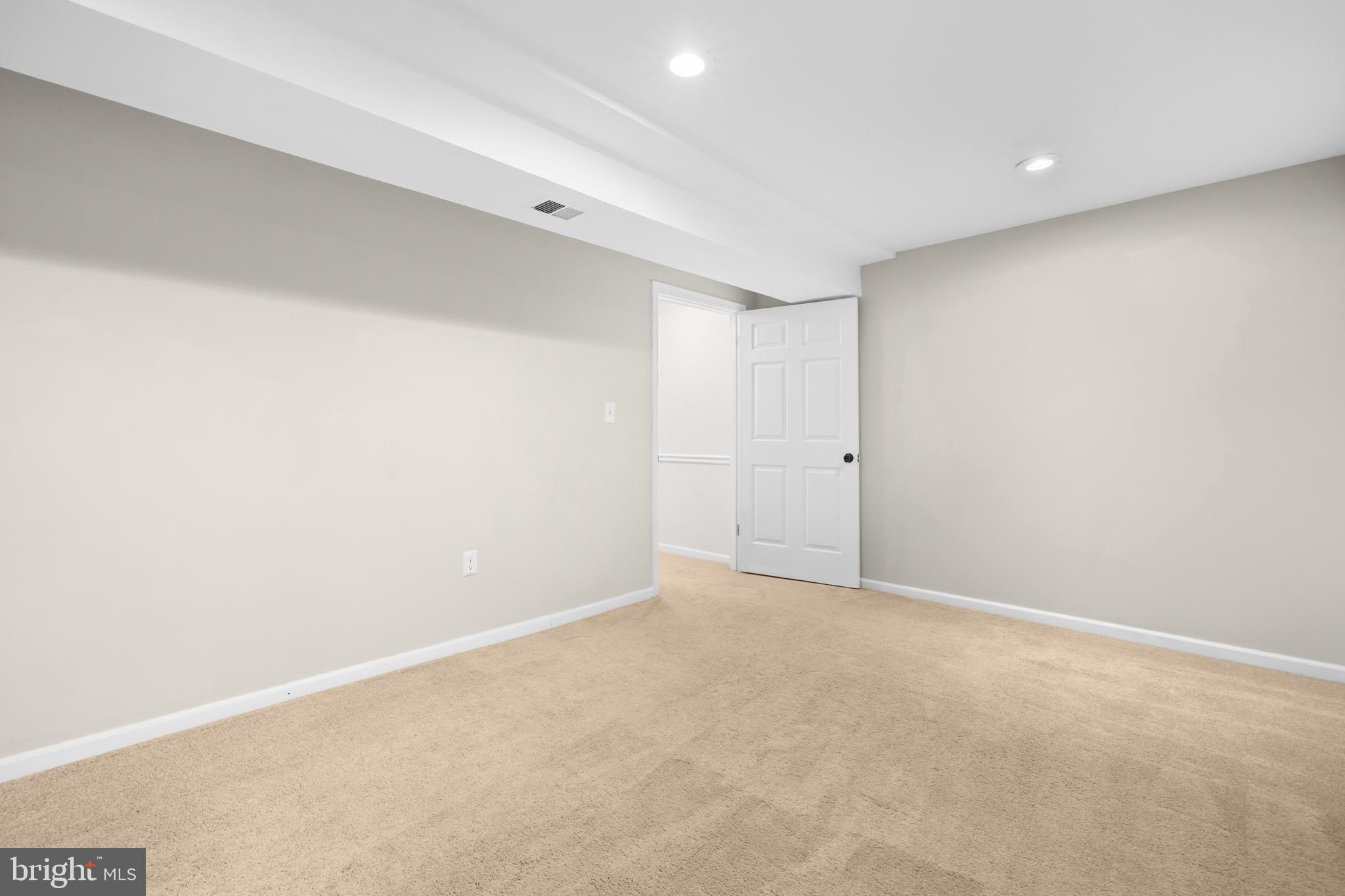 SOUTH RUN OAKS - Residential
