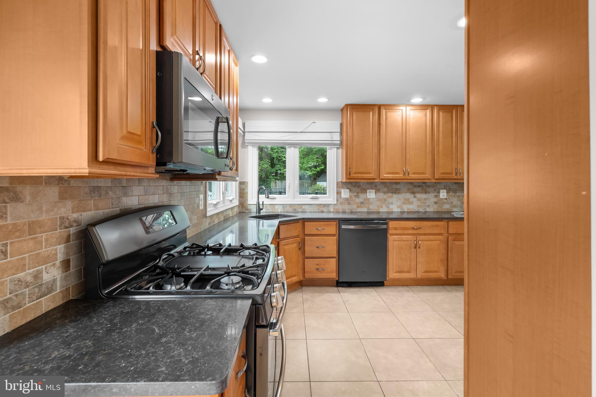 SOUTH RUN OAKS - Residential