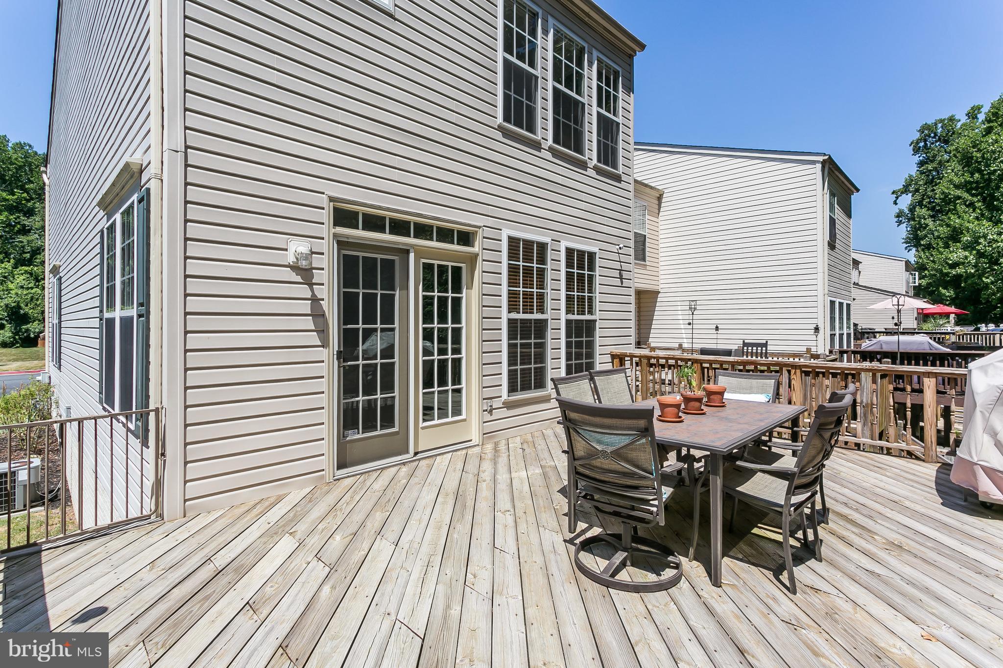 CONSTANT FRIENDSHIP - Residential