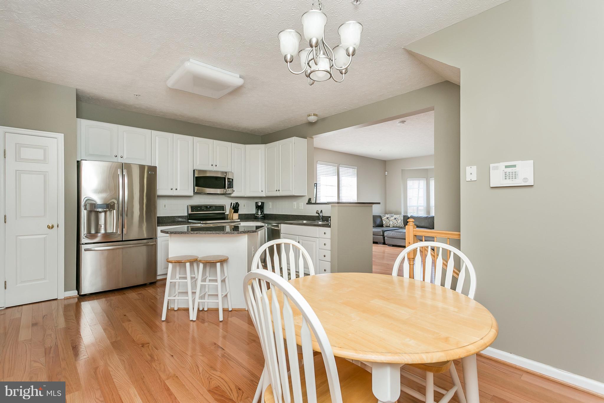 CONSTANT FRIENDSHIP - Residential