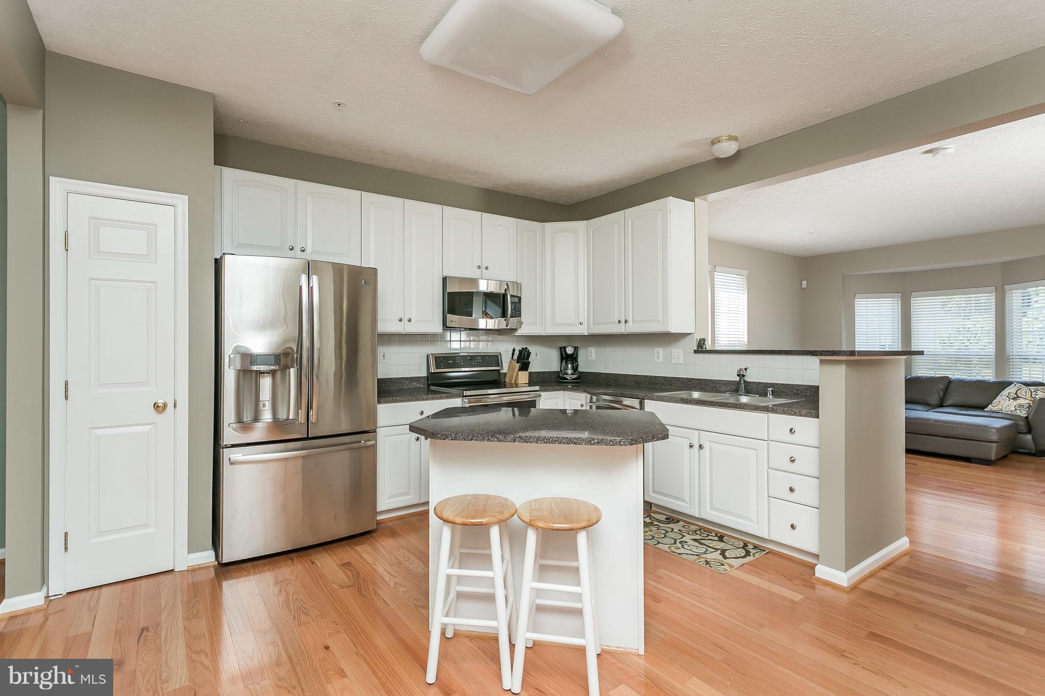 CONSTANT FRIENDSHIP - Residential