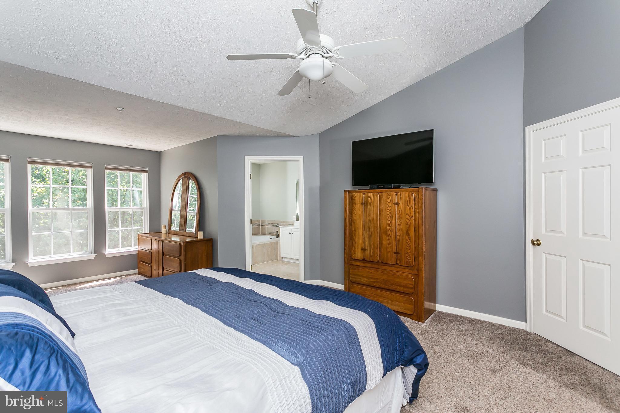 CONSTANT FRIENDSHIP - Residential