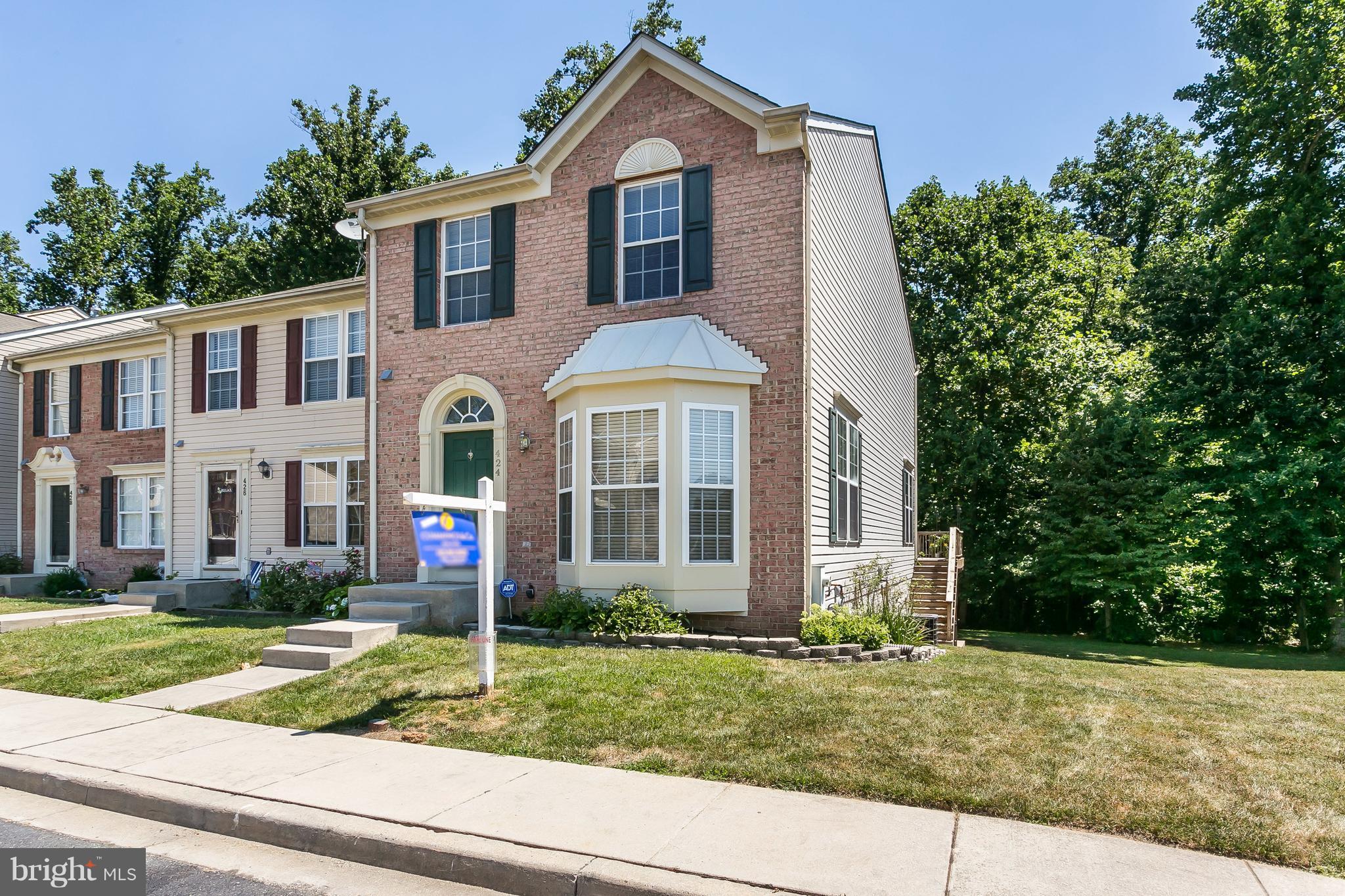 CONSTANT FRIENDSHIP - Residential