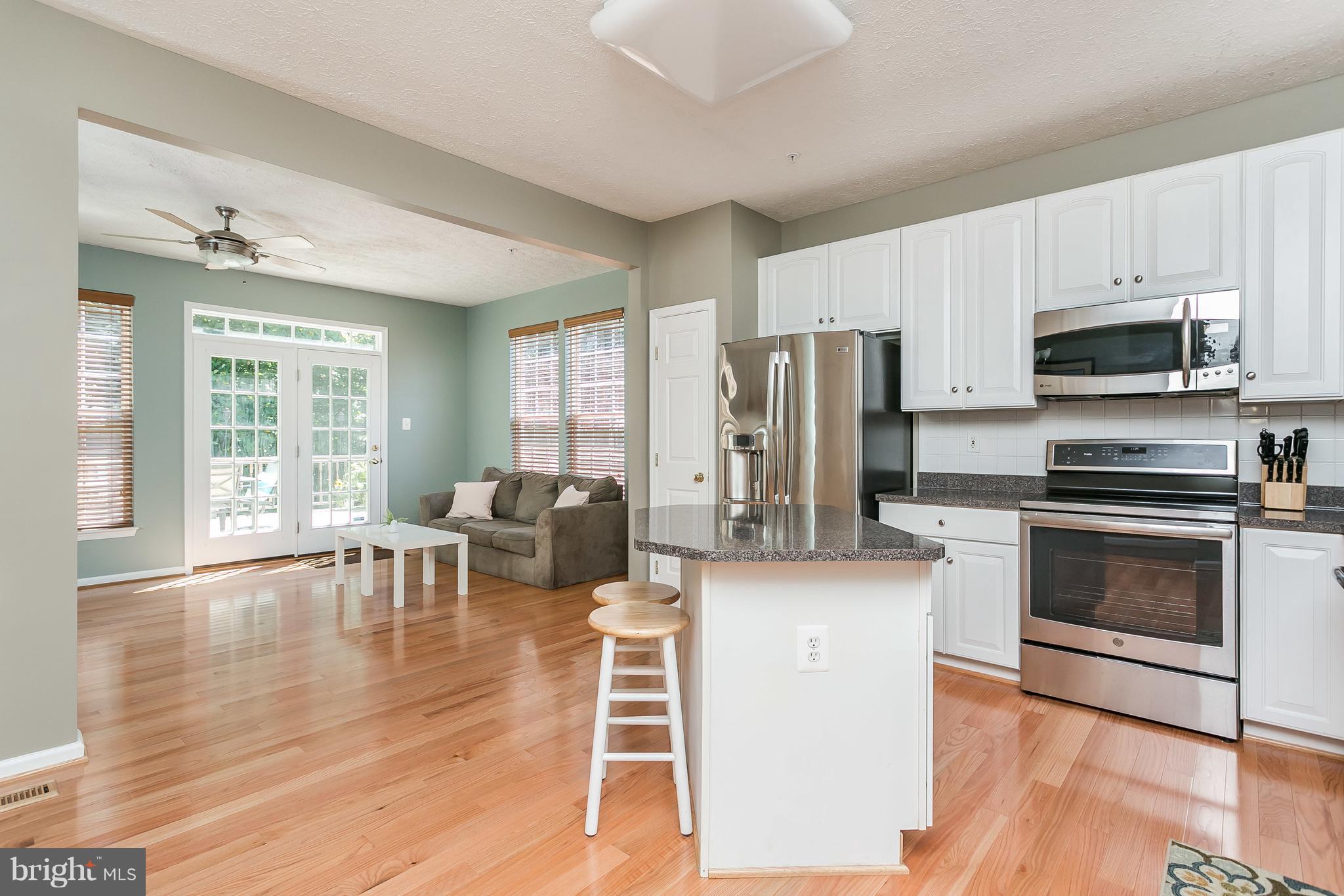 CONSTANT FRIENDSHIP - Residential