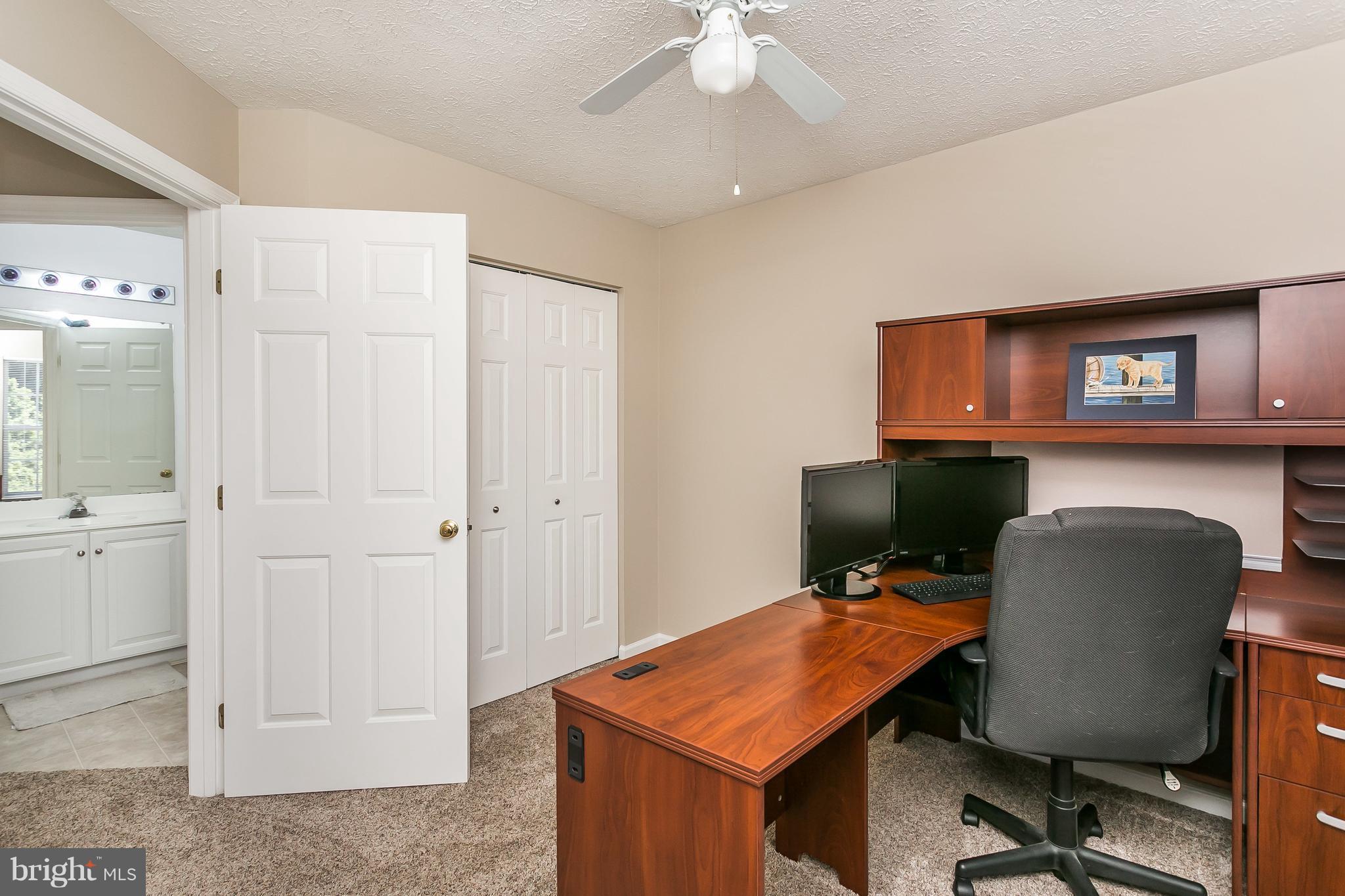 CONSTANT FRIENDSHIP - Residential