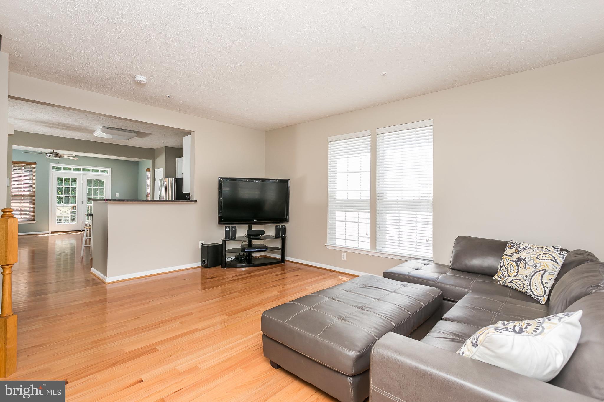 CONSTANT FRIENDSHIP - Residential