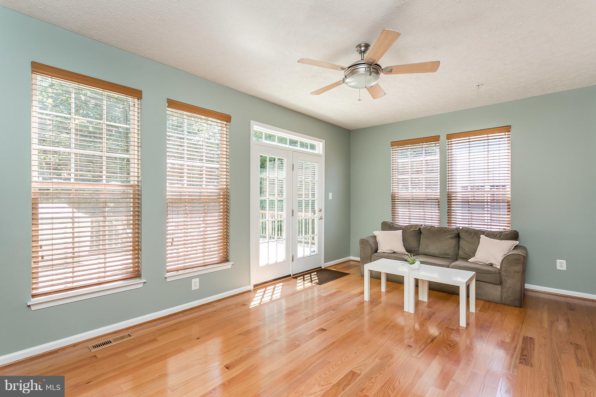 CONSTANT FRIENDSHIP - Residential