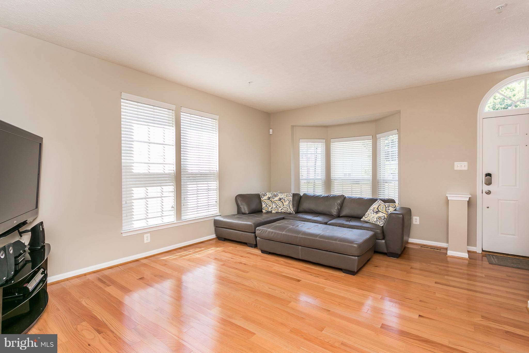 CONSTANT FRIENDSHIP - Residential