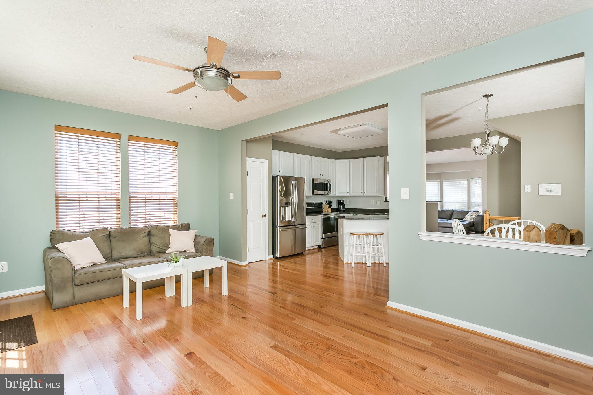 CONSTANT FRIENDSHIP - Residential