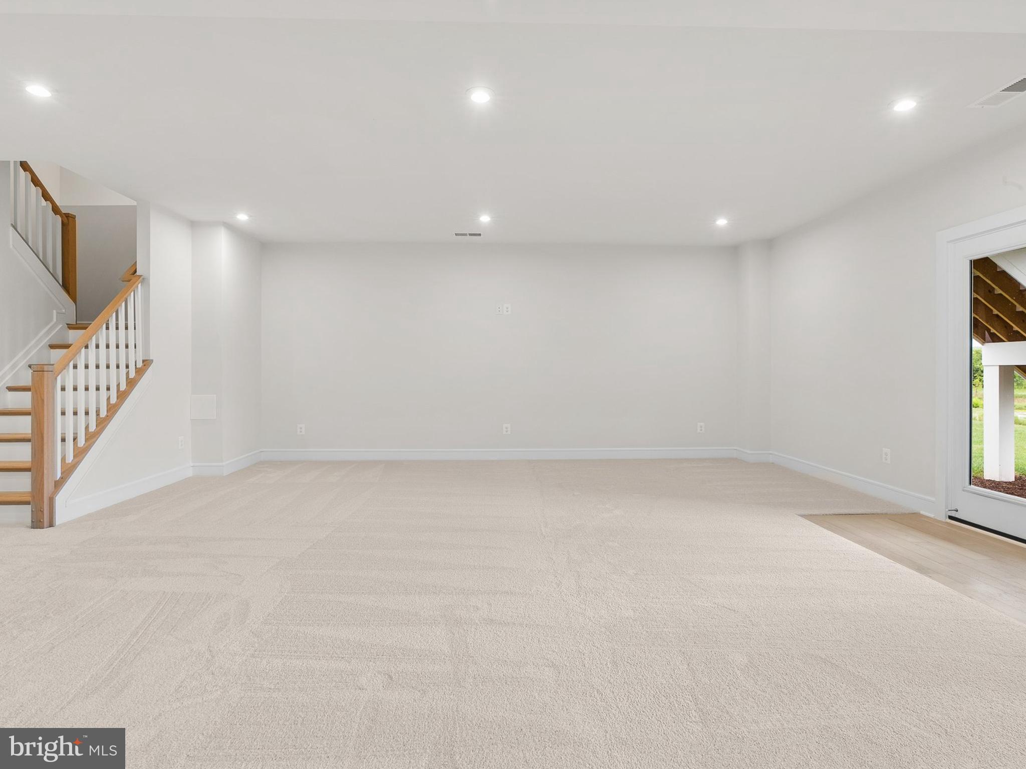 MEADOWBROOK - Residential