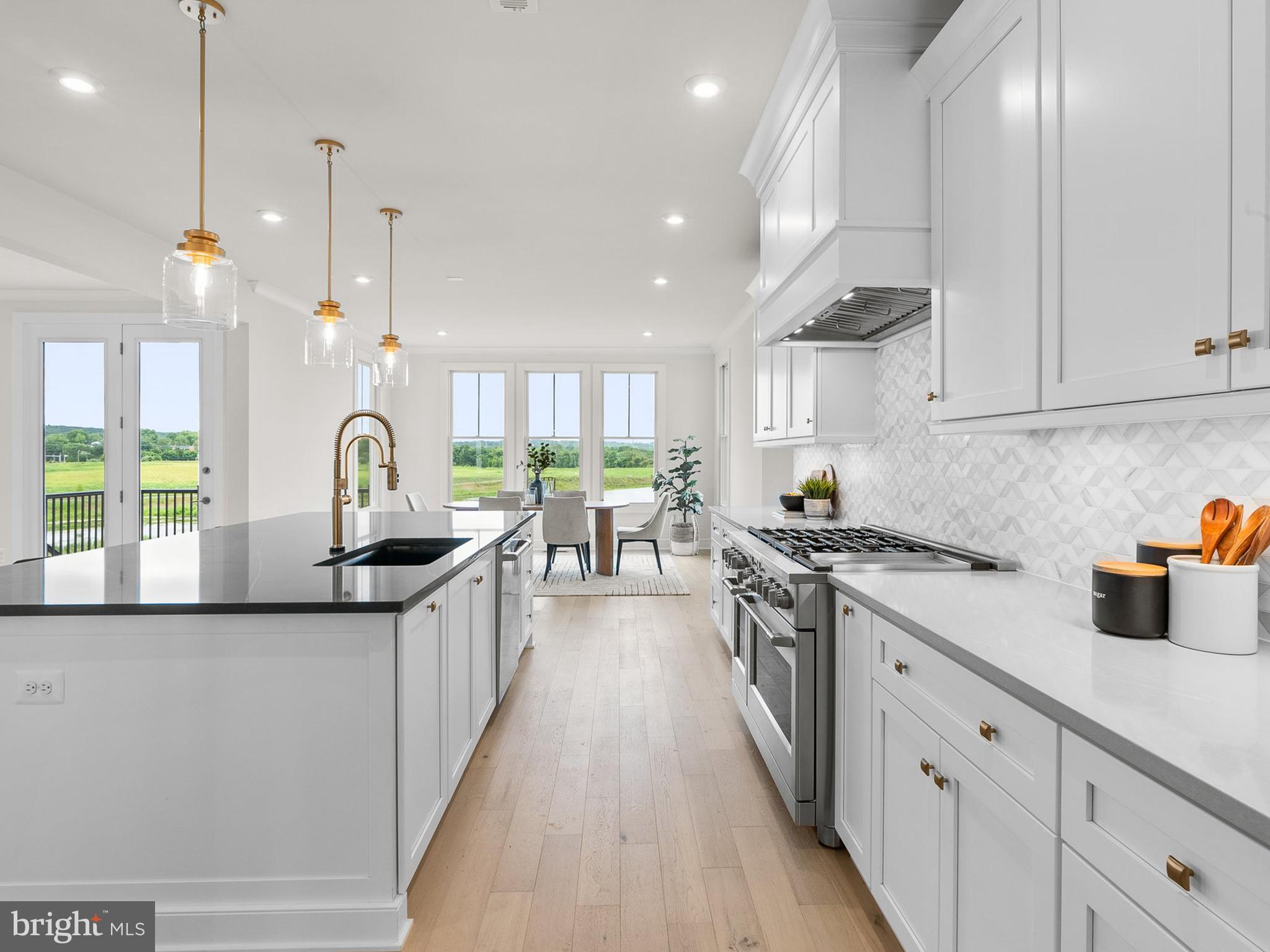 MEADOWBROOK - Residential