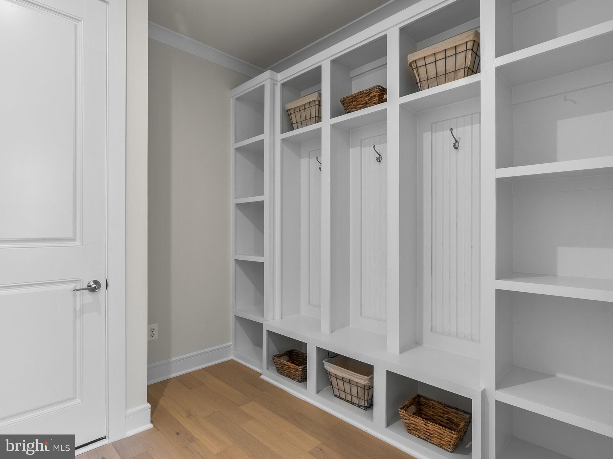 MEADOWBROOK - Residential