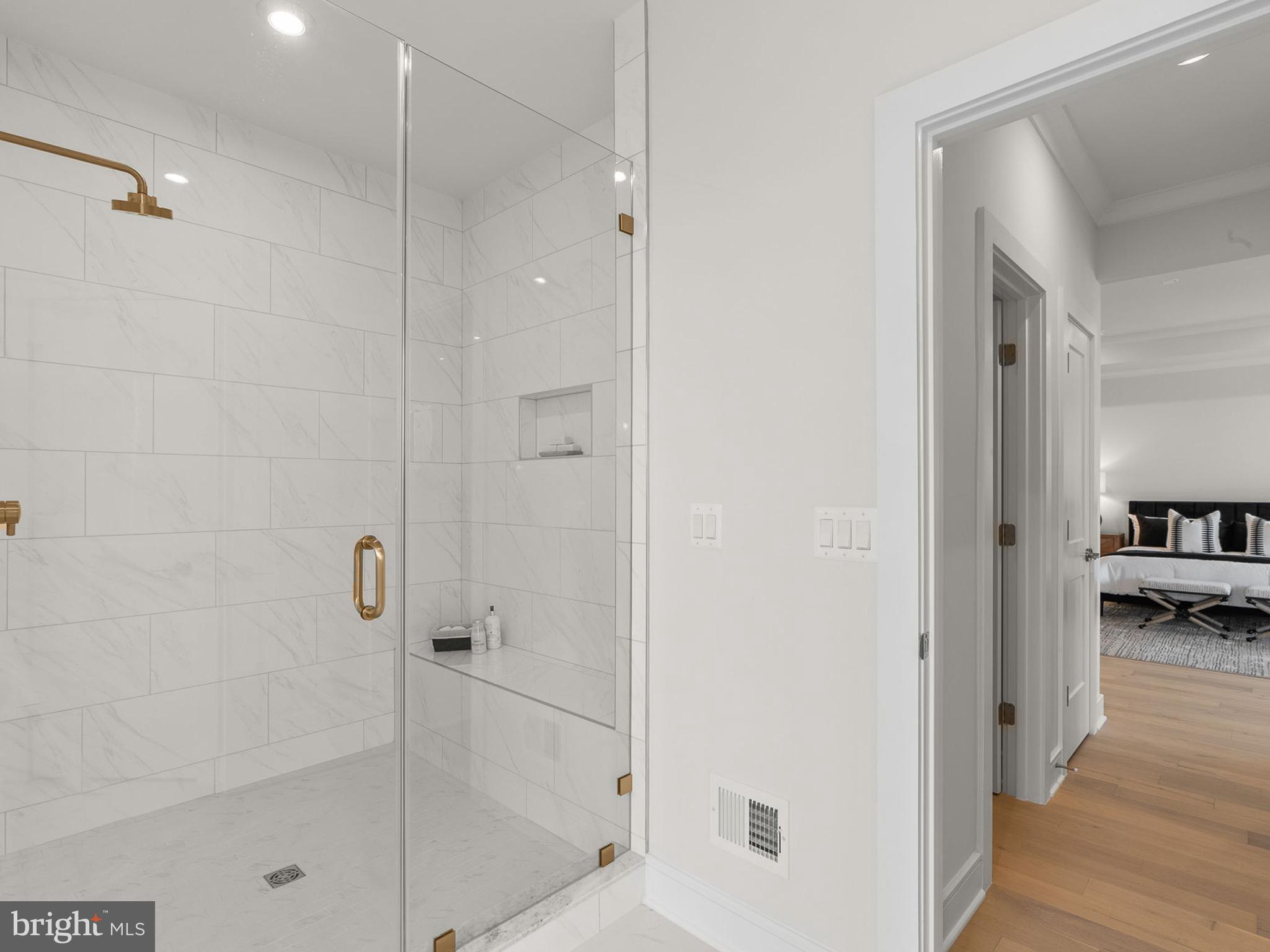 MEADOWBROOK - Residential