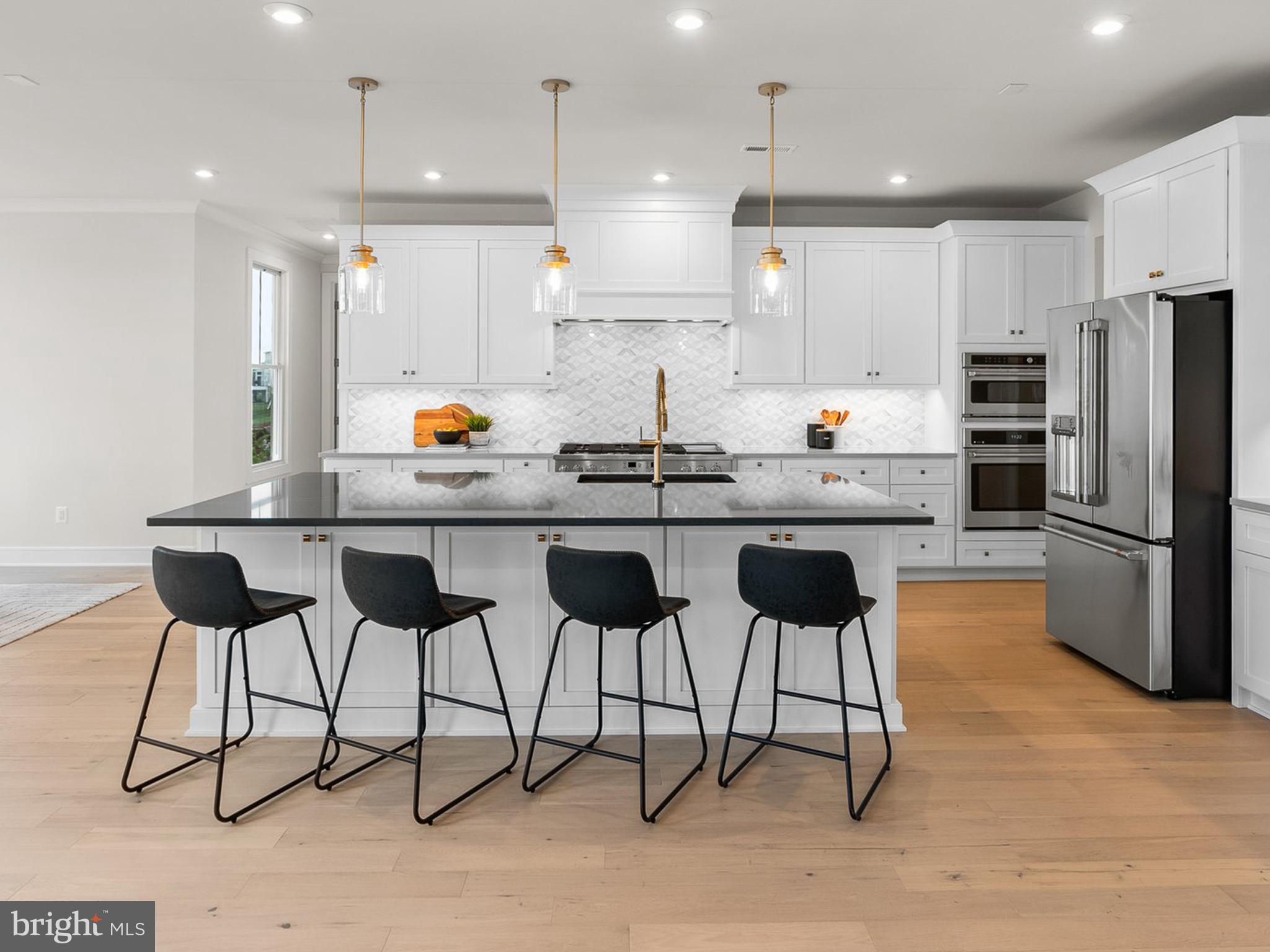 MEADOWBROOK - Residential