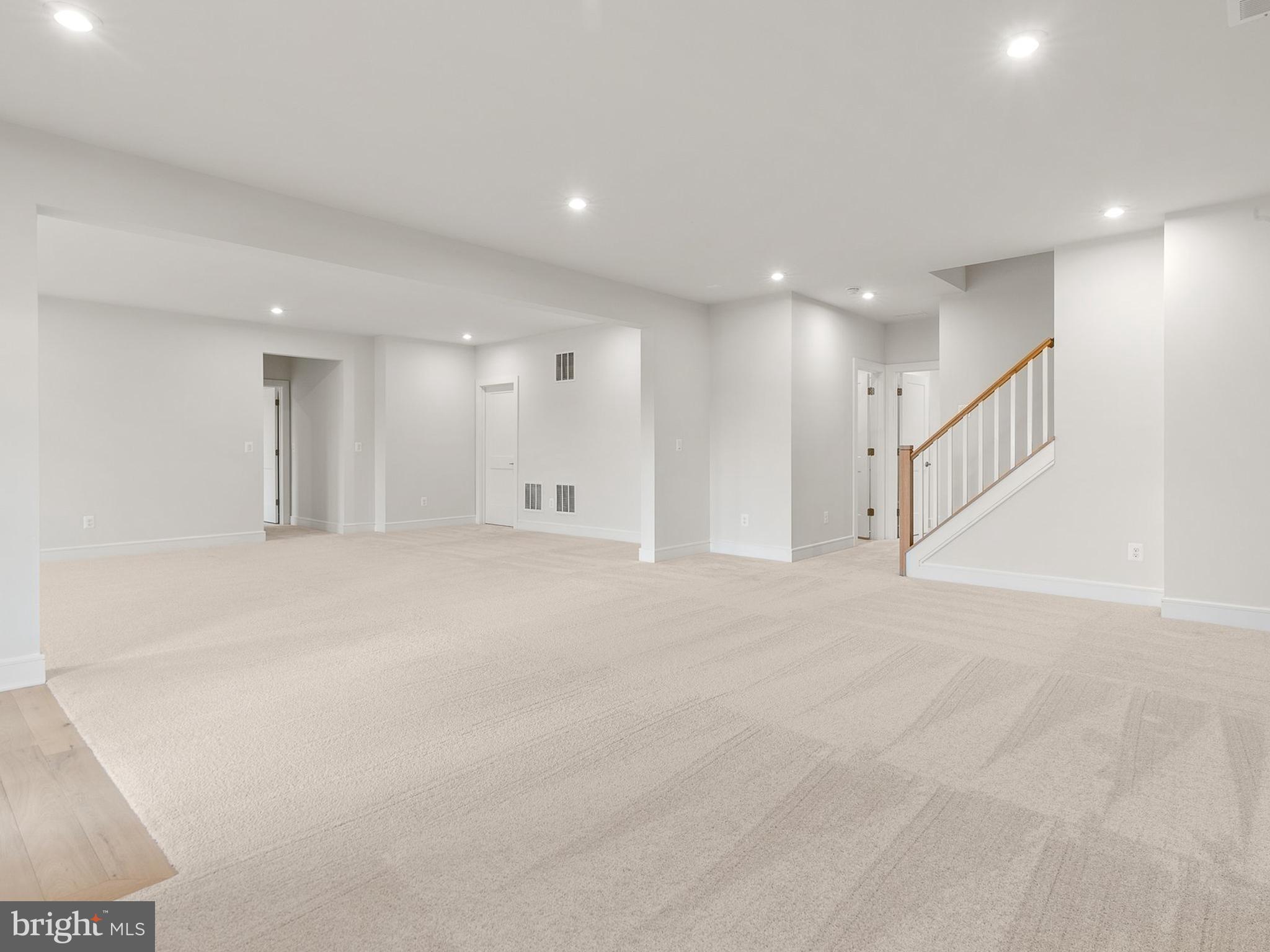 MEADOWBROOK - Residential