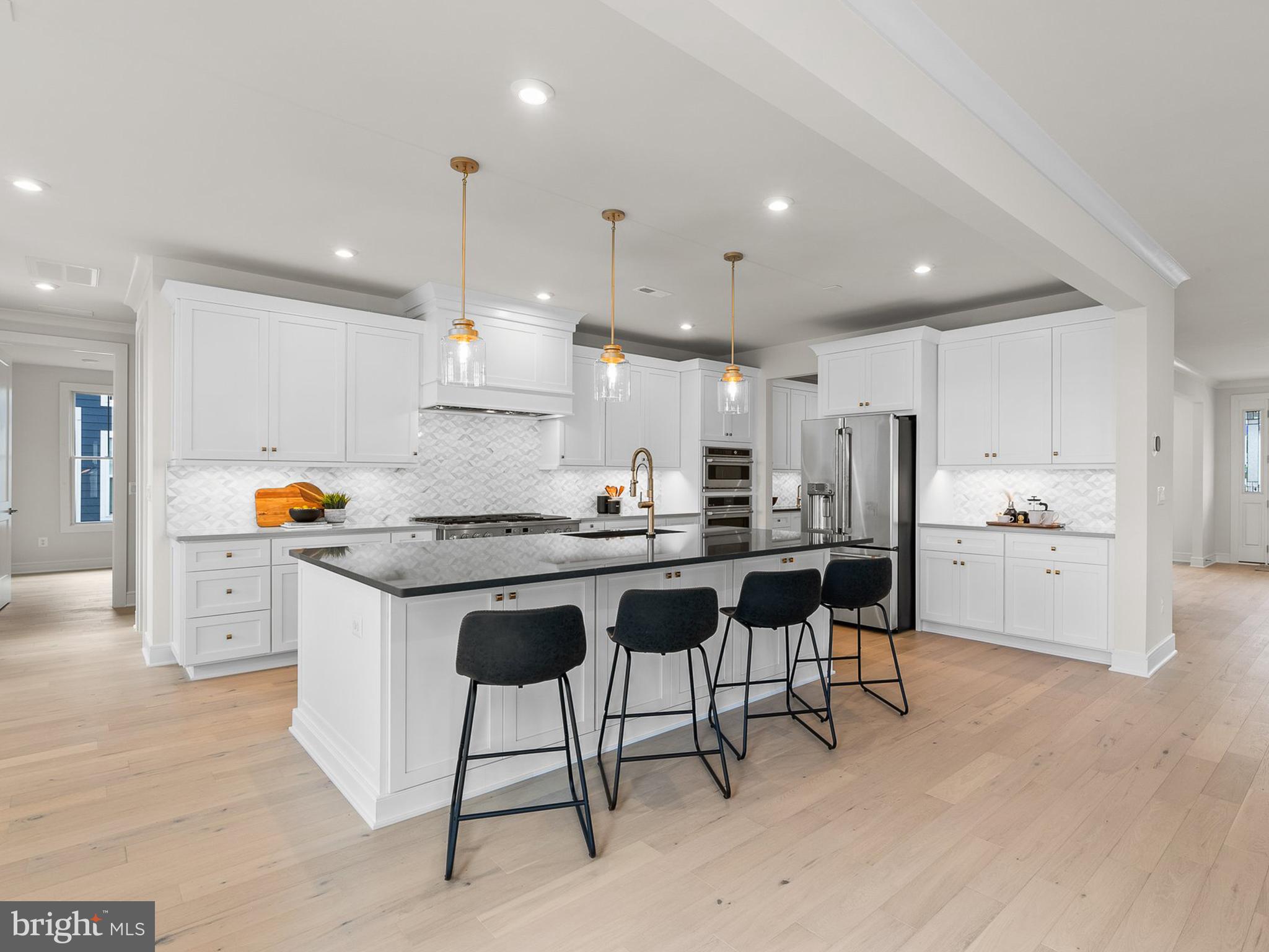 MEADOWBROOK - Residential