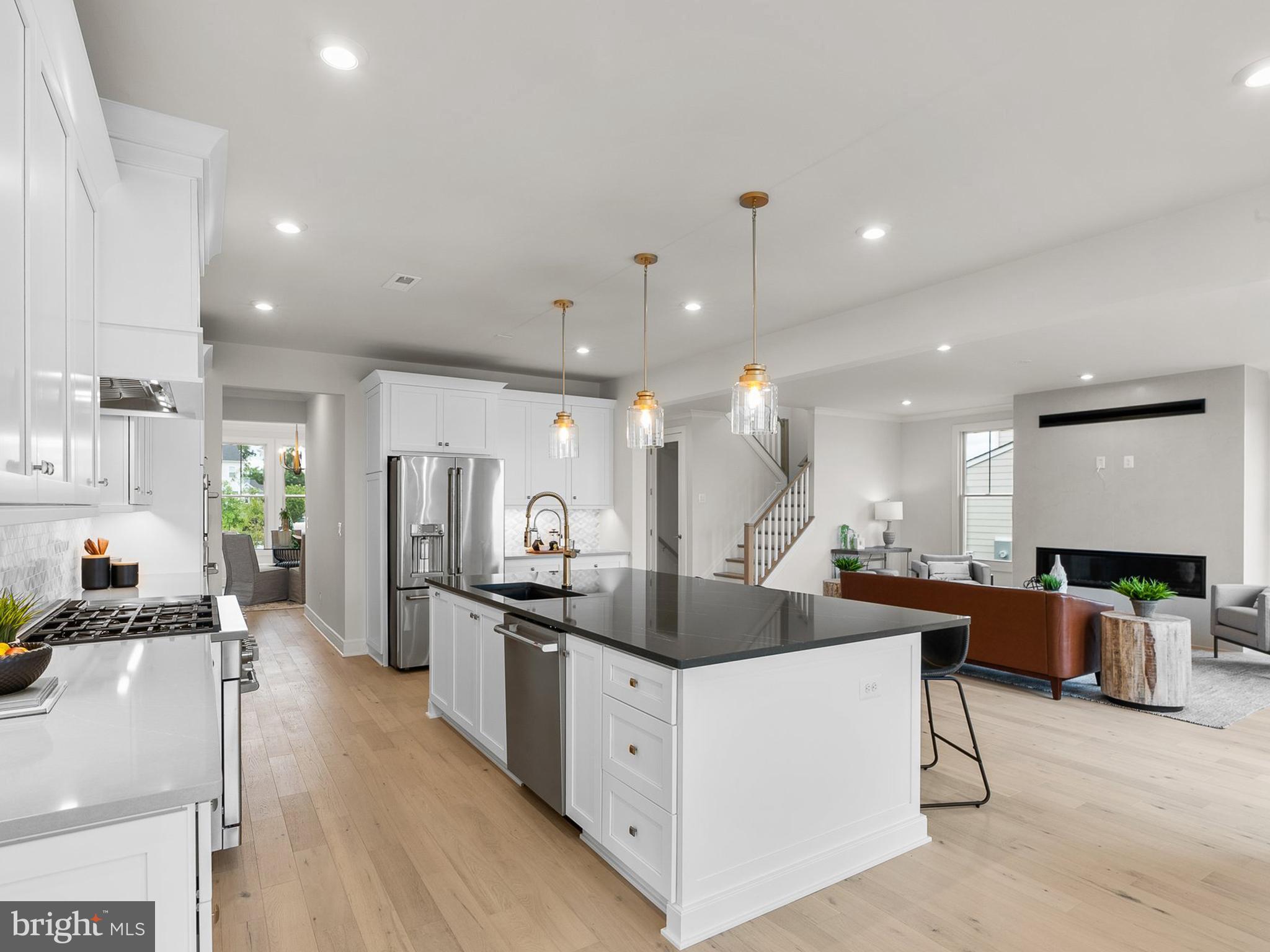 MEADOWBROOK - Residential