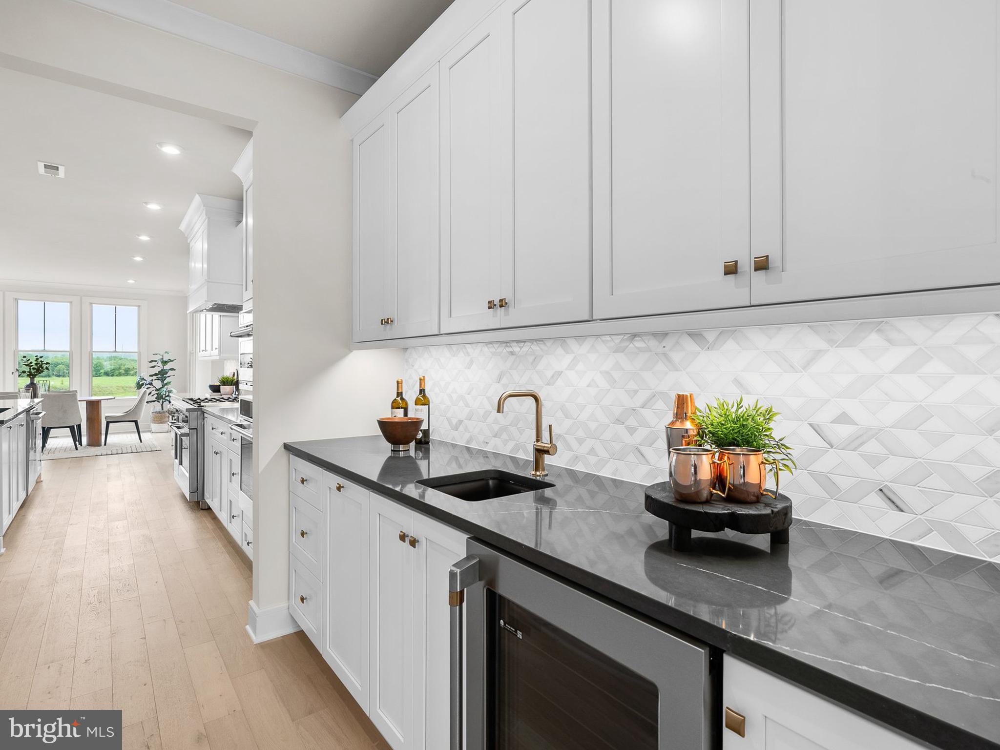 MEADOWBROOK - Residential