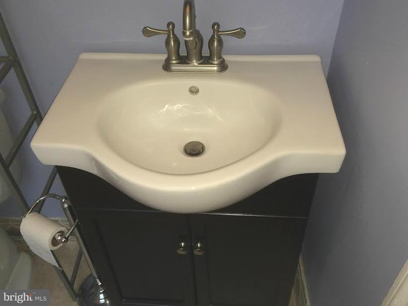 ROSEMONT PARK - Residential Lease