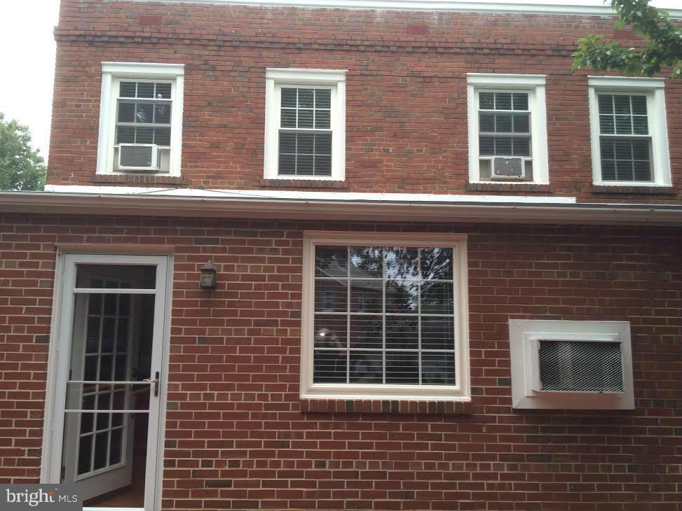 ROSEMONT PARK - Residential Lease