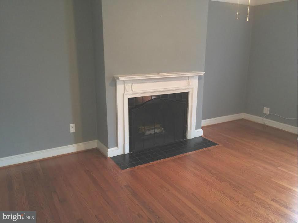 ROSEMONT PARK - Residential Lease