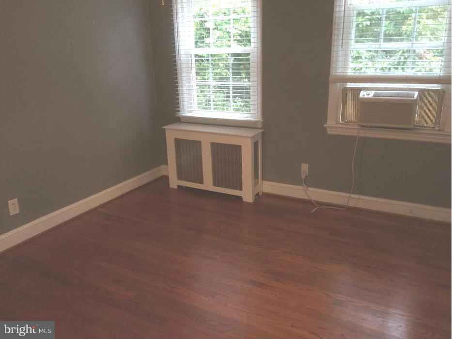 ROSEMONT PARK - Residential Lease