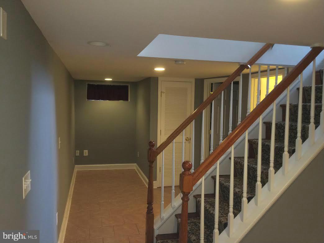 ROSEMONT PARK - Residential Lease