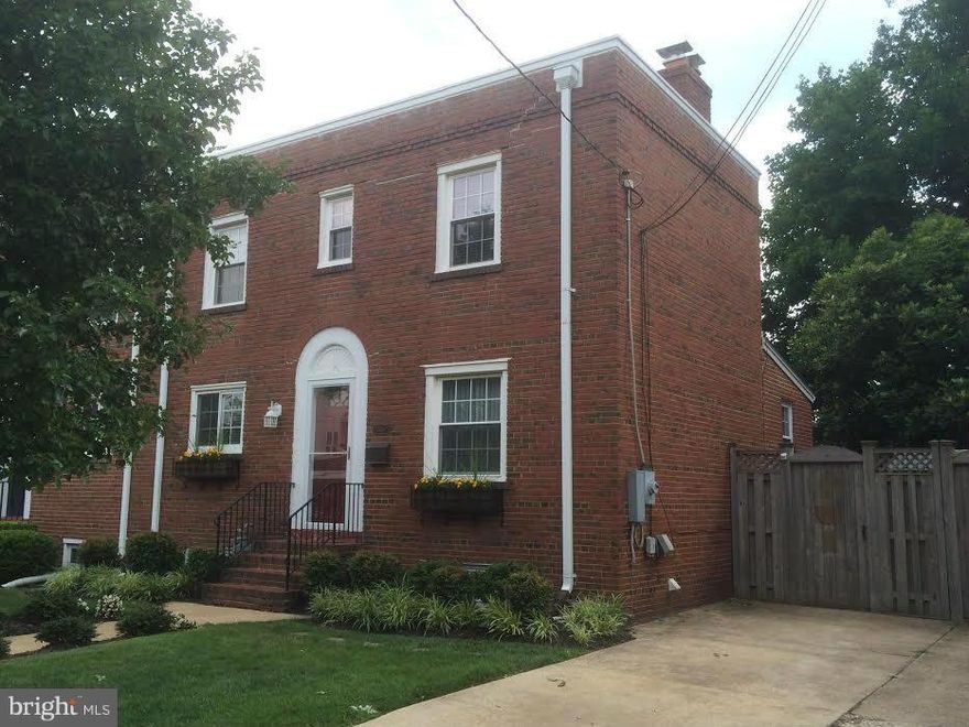 Braddock St. Metro only 2 blocks away. Updated kitchen, den and finished basement with full bathroom. DelRay shops and dining just a stroll from this duplex.You don't need a car, but if you do, you'll have off street parking for 2. All three levels are finished with a shady, fenced-in back yard and large deck.Only small dog permitted with deposit.
