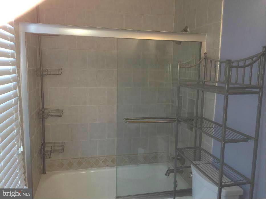 ROSEMONT PARK - Residential Lease