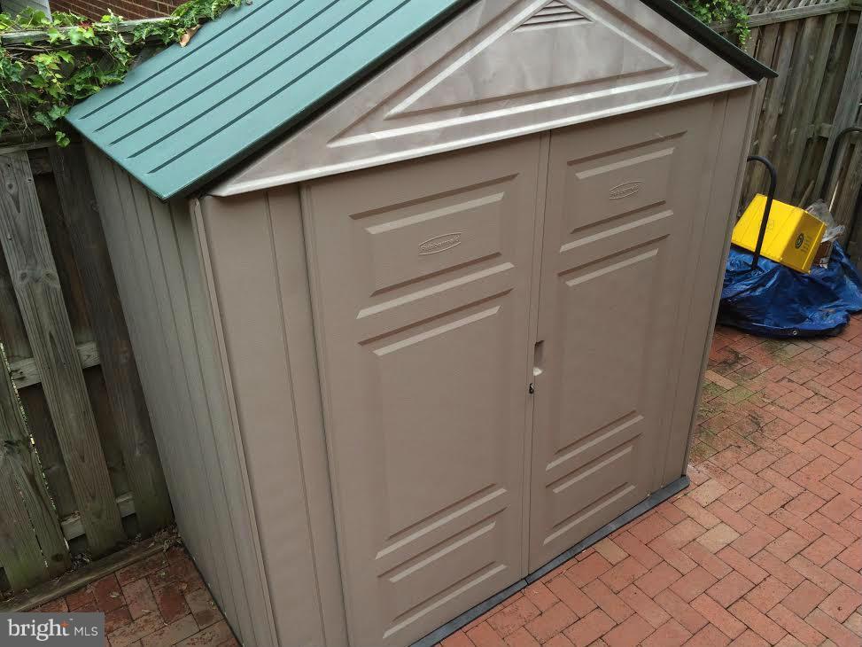 ROSEMONT PARK - Residential Lease