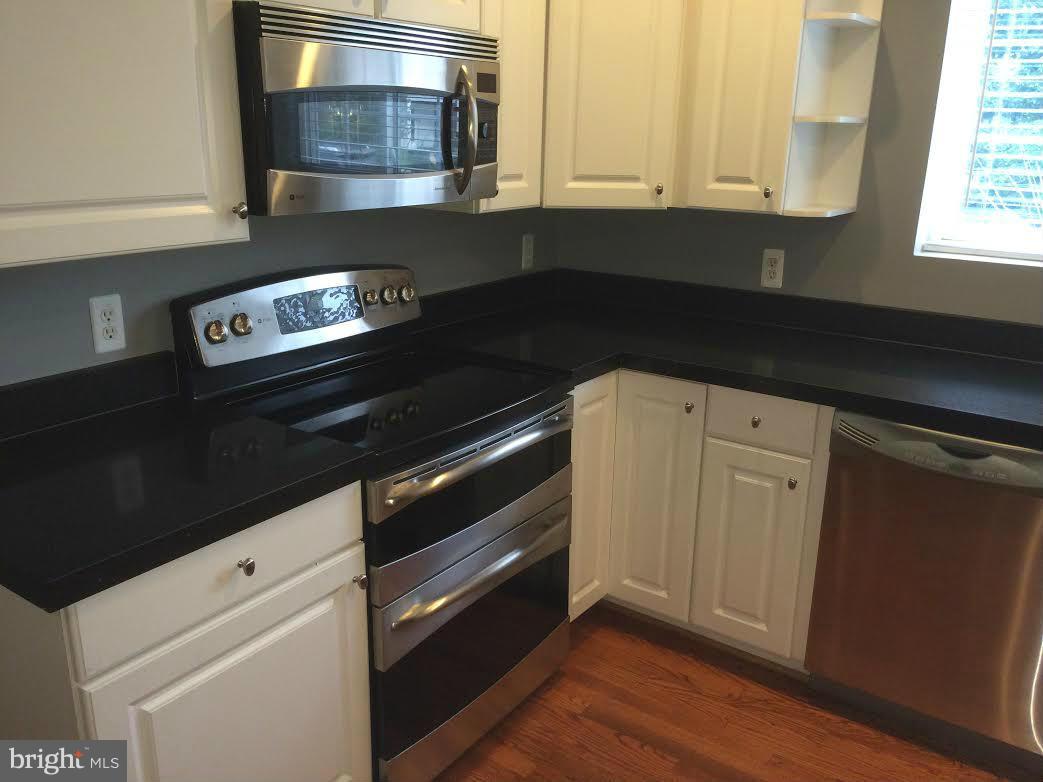 ROSEMONT PARK - Residential Lease