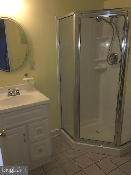 ROSEMONT PARK - Residential Lease