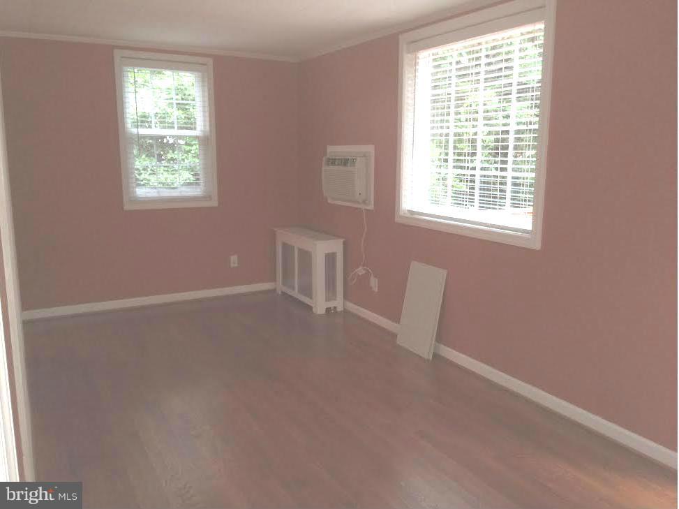 ROSEMONT PARK - Residential Lease